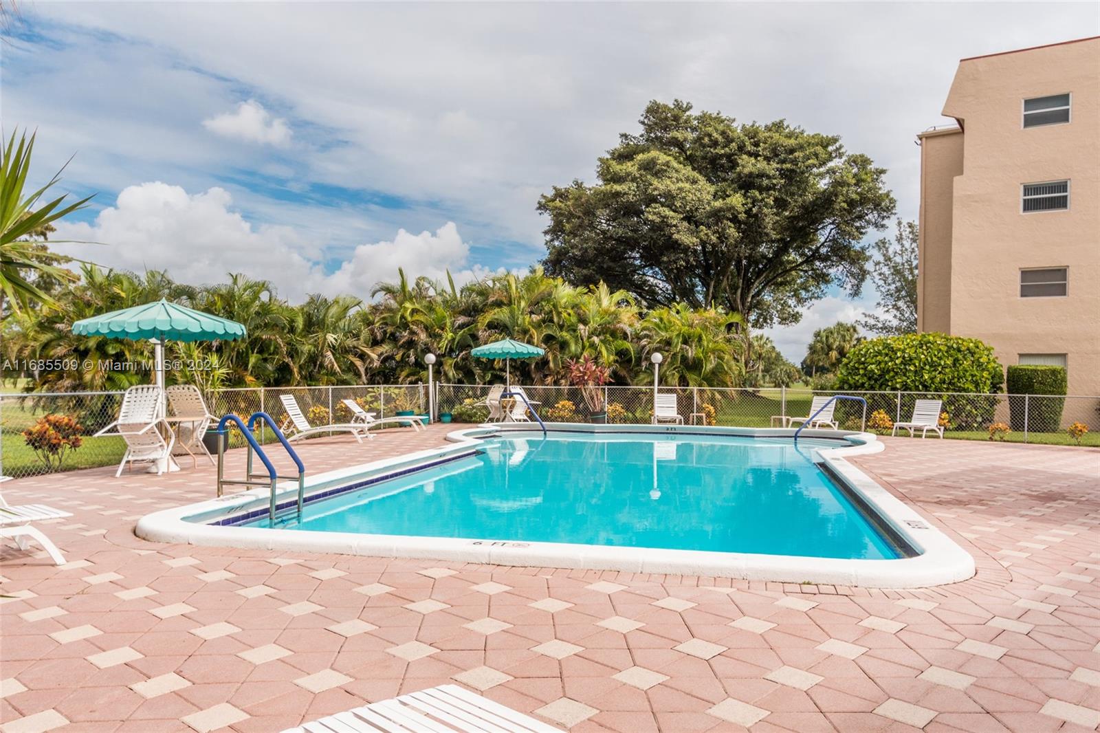 1050 Country Club Dr #403, Margate, Florida image 19