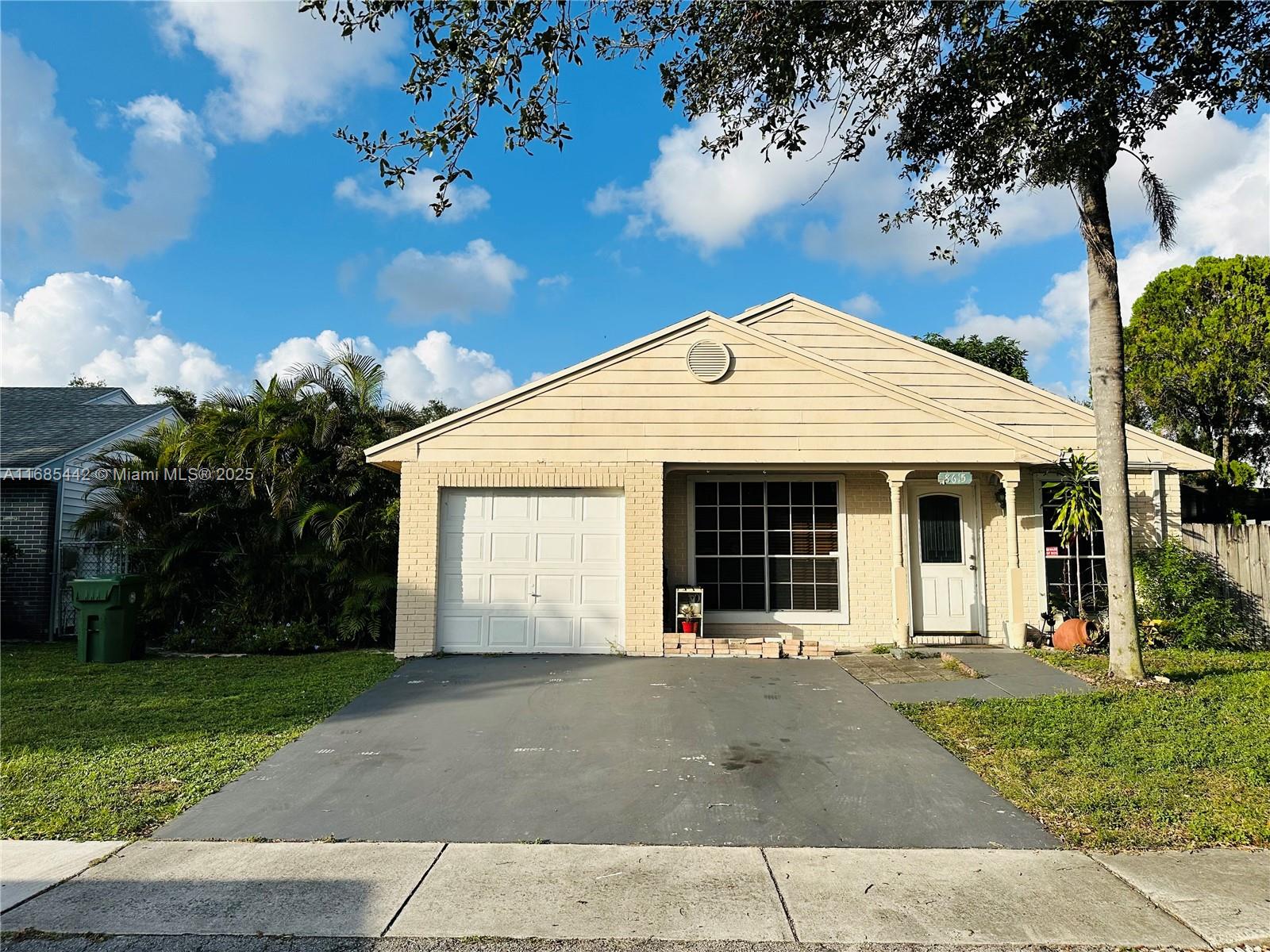 8615 SW 15th St, Pembroke Pines, Florida image 2