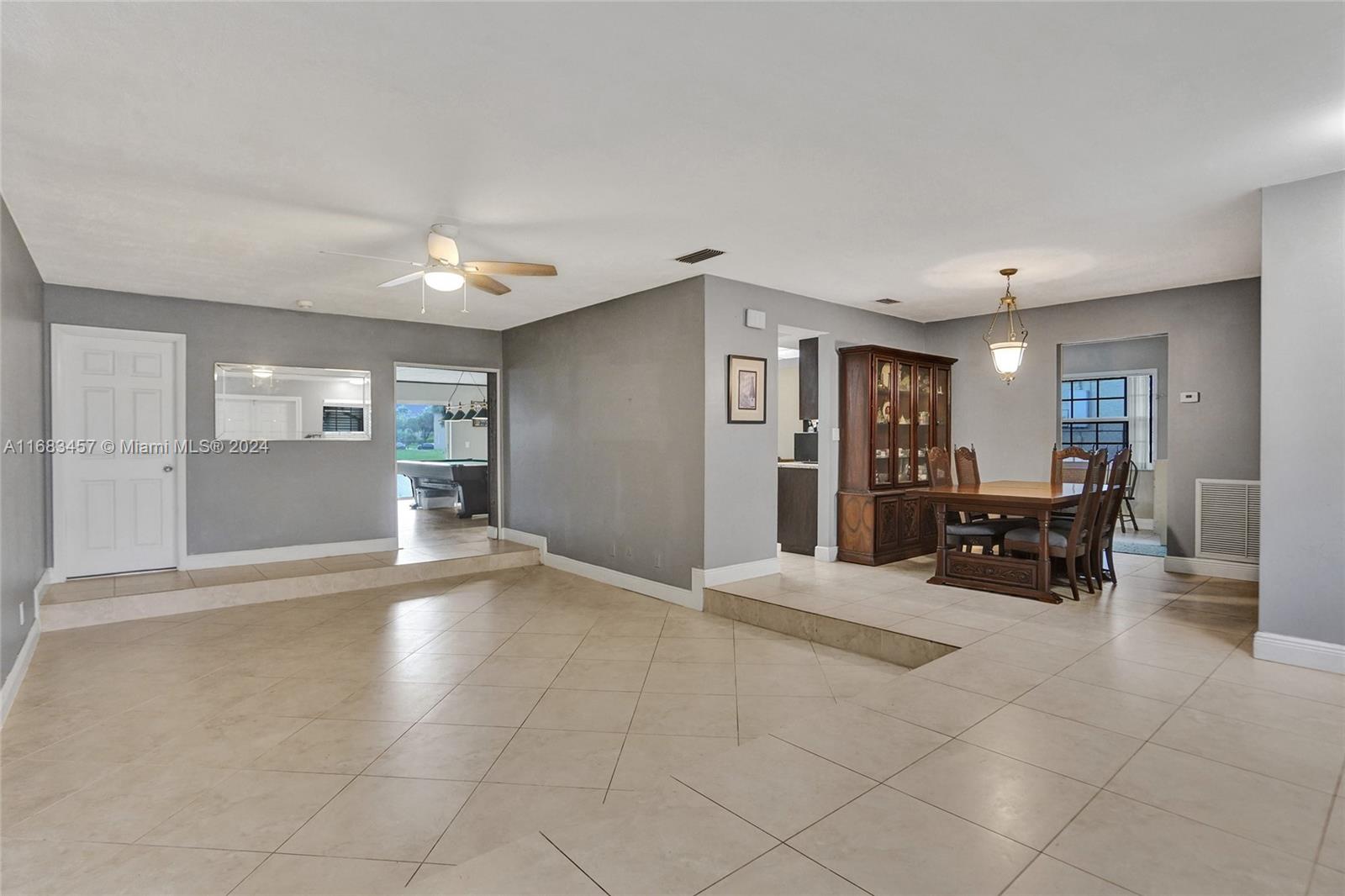 1830 NW 95th Ave, Pembroke Pines, Florida image 3