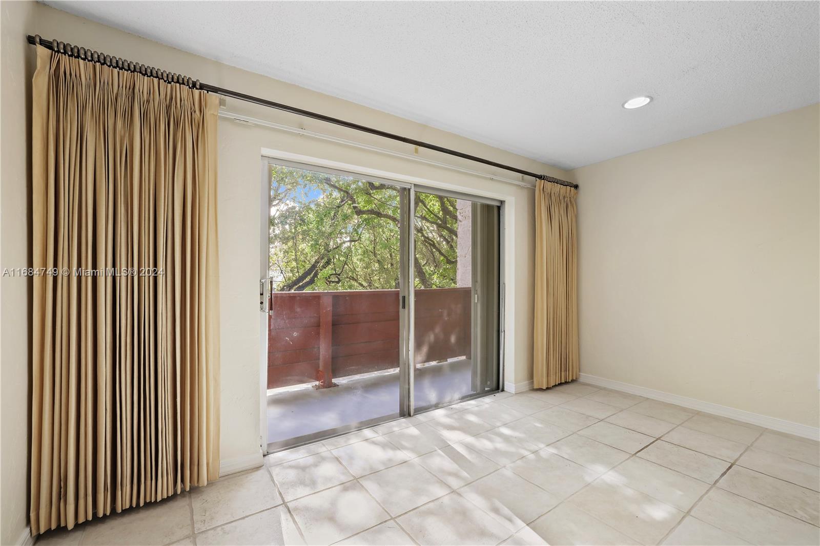 1205 Mariposa Ave #322, Coral Gables, Florida image 14