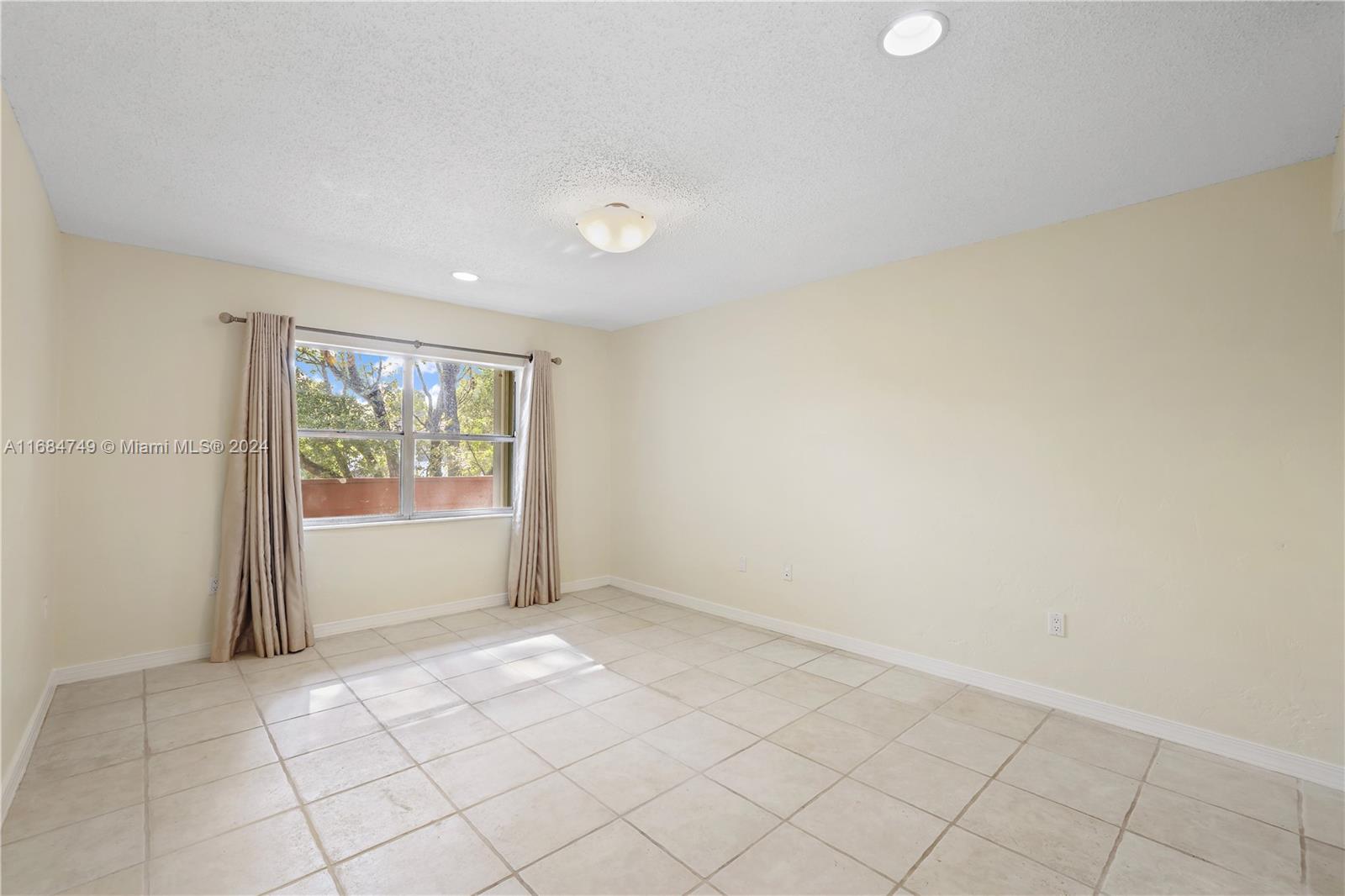 1205 Mariposa Ave #322, Coral Gables, Florida image 6