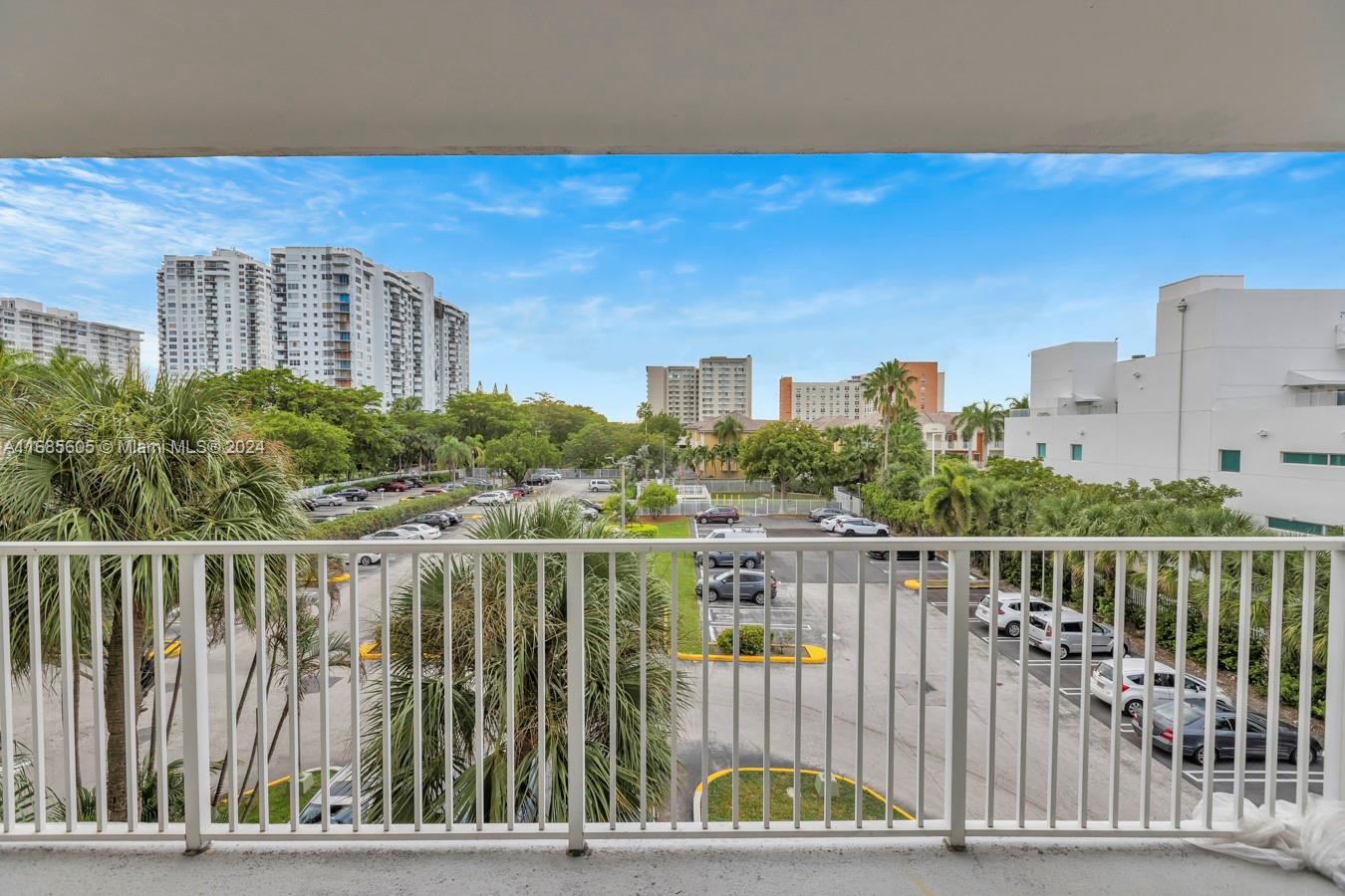 Residential, Aventura, Florida image 9