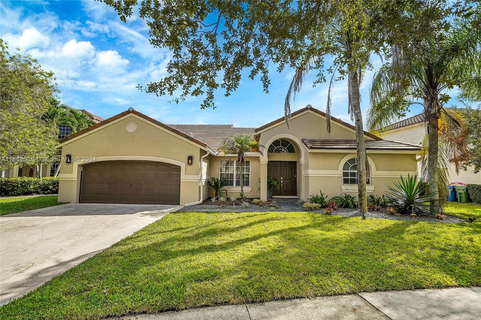 864 Verona Lake Dr, Weston, Florida image 2