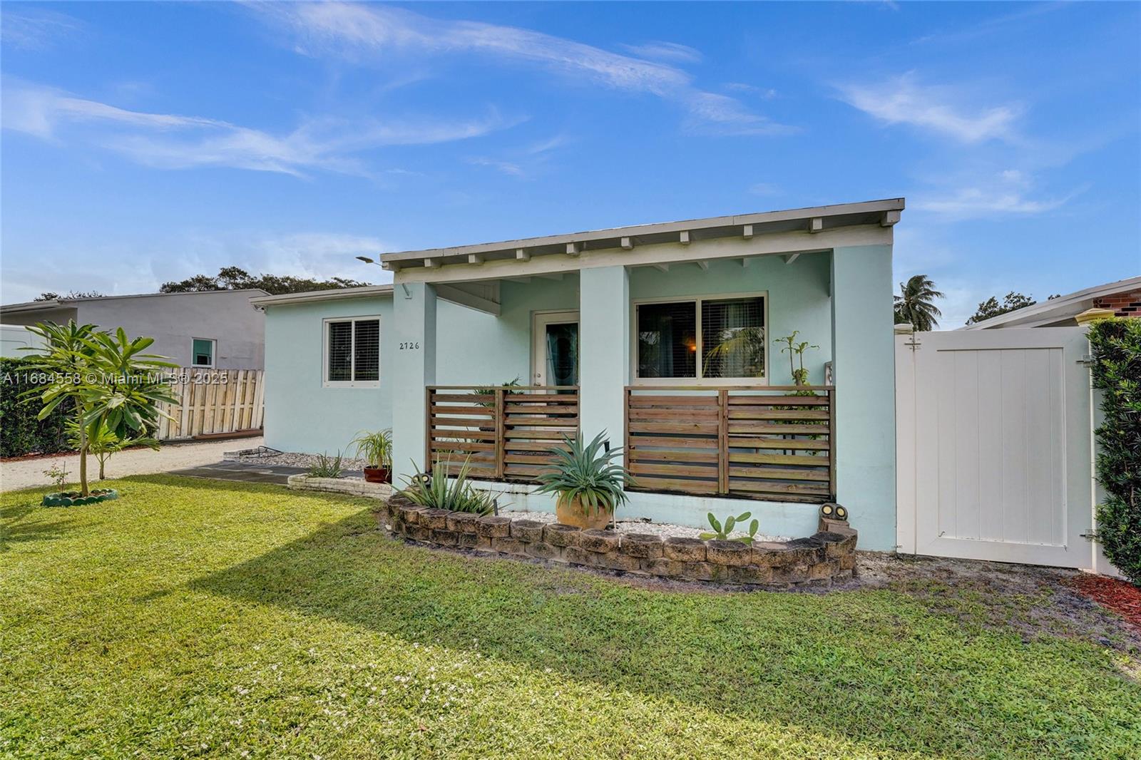 2726 Taylor St, Hollywood, Florida image 8