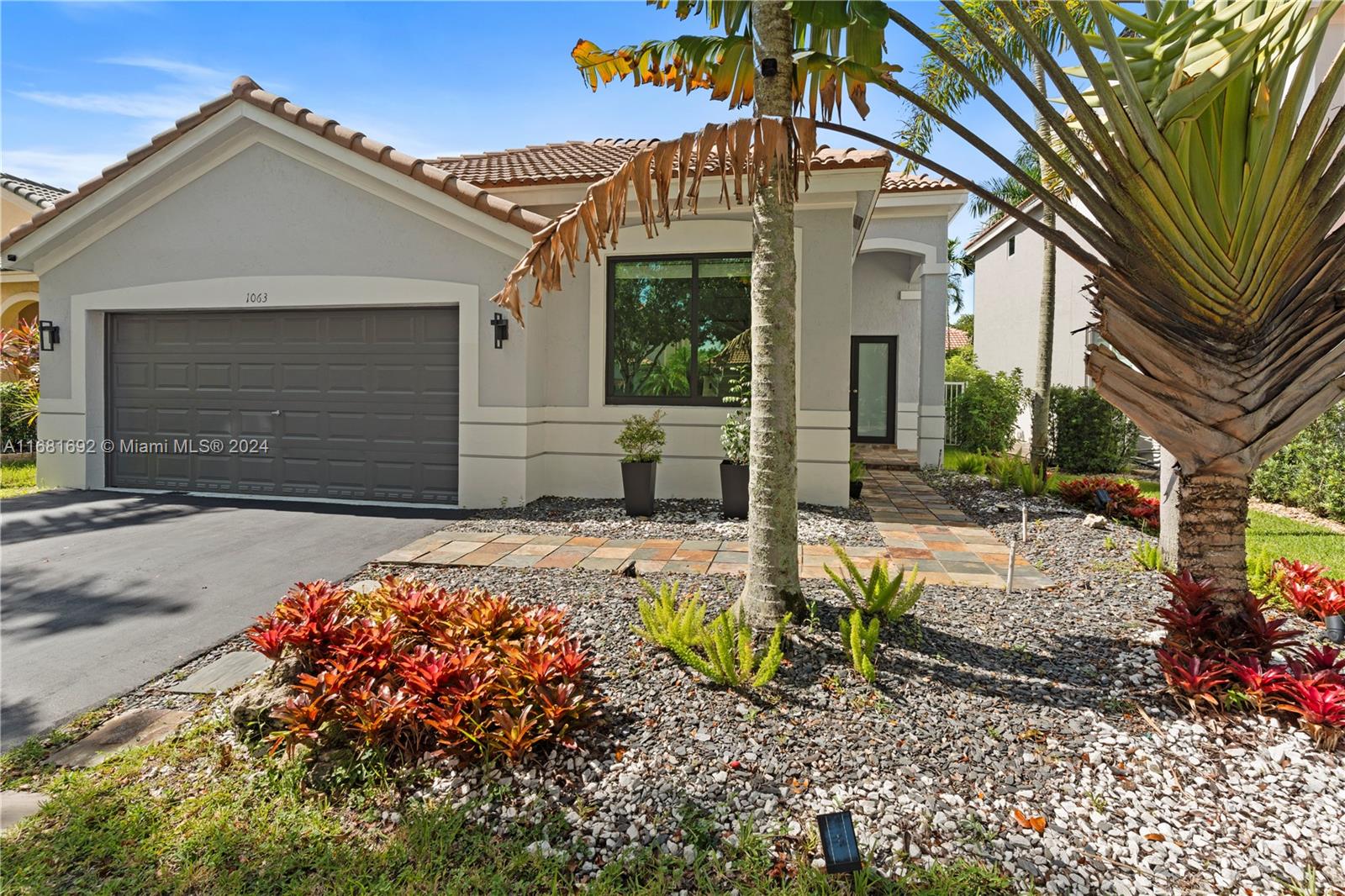 1063 Bluewood Ter, Weston, Florida image 2