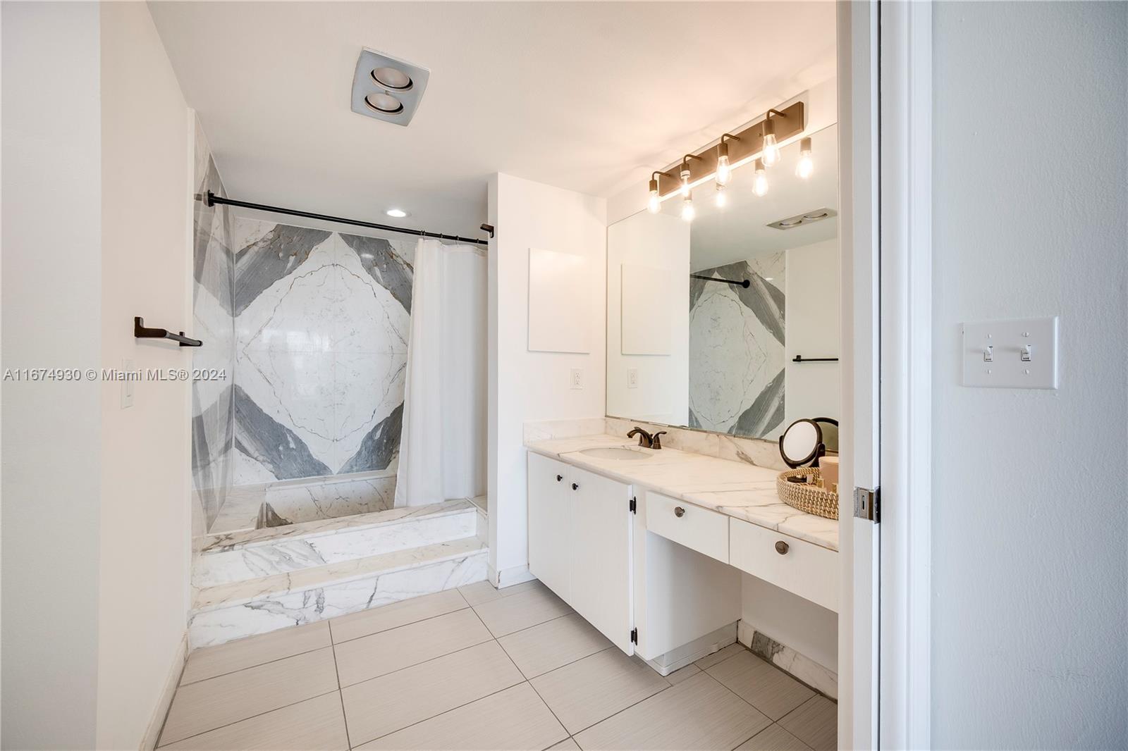 155 Ocean Lane Dr #1107, Key Biscayne FL 33149