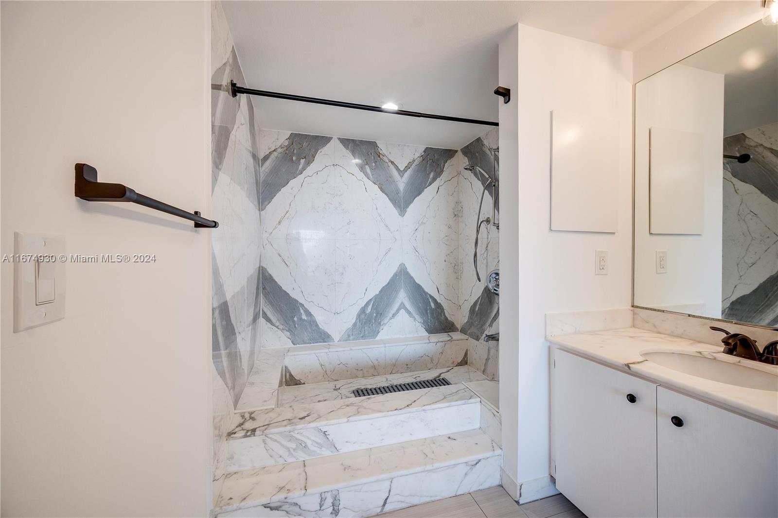 155 Ocean Lane Dr #1107, Key Biscayne FL 33149