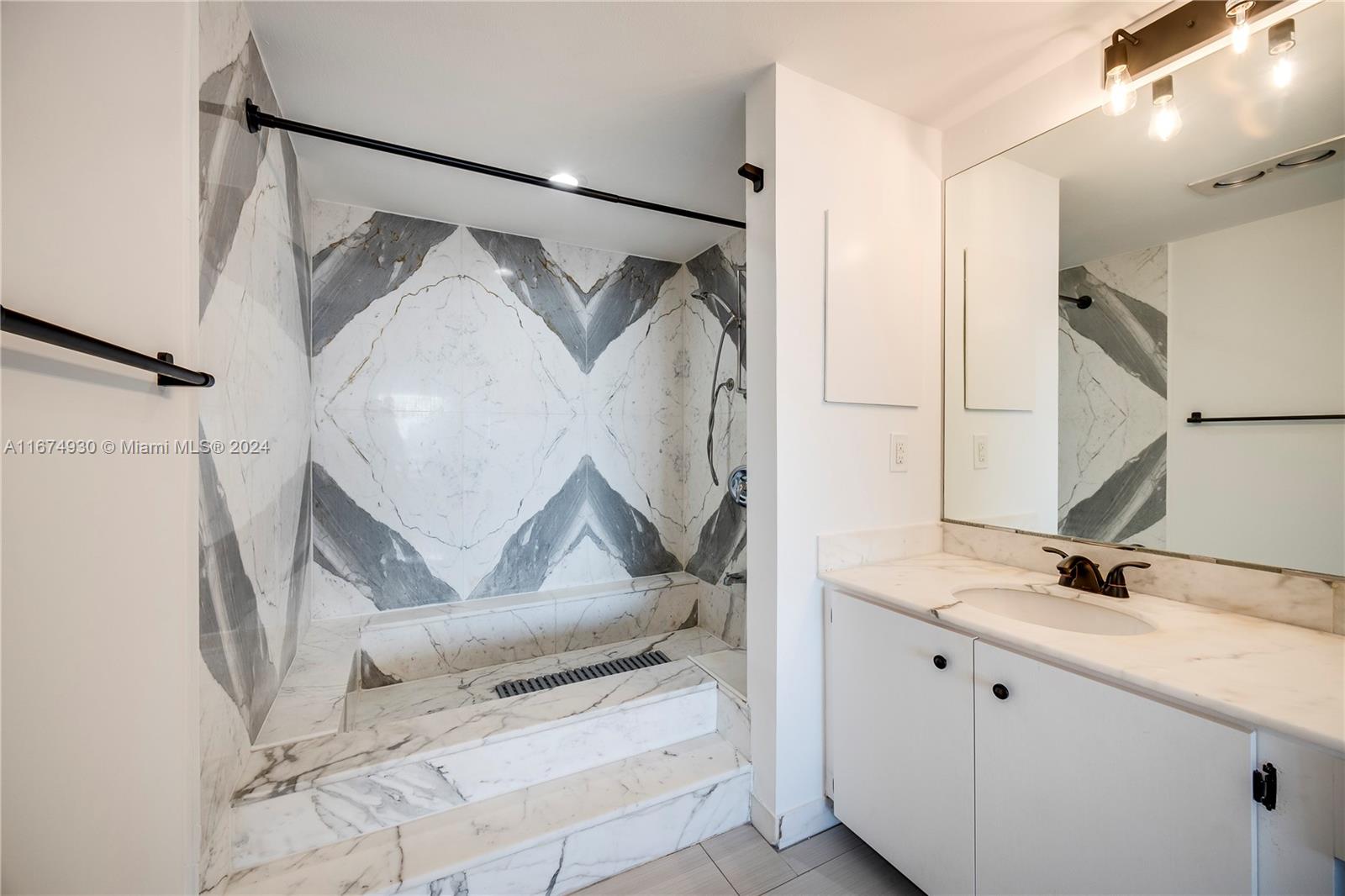 155 Ocean Lane Dr #1107, Key Biscayne FL 33149