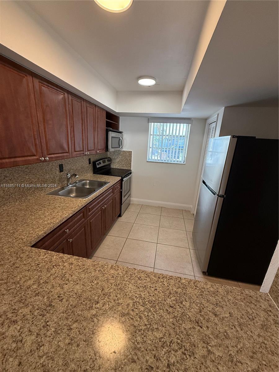 829 W 79th Pl #829, Hialeah, Florida image 6