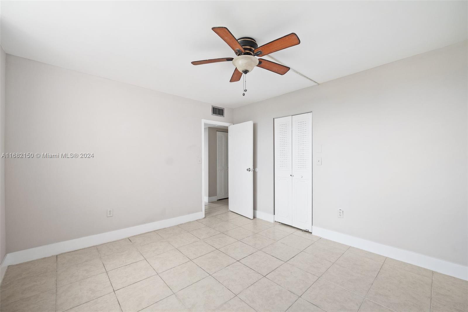 2840 Somerset Drive #216M, Lauderdale Lakes, Florida image 33