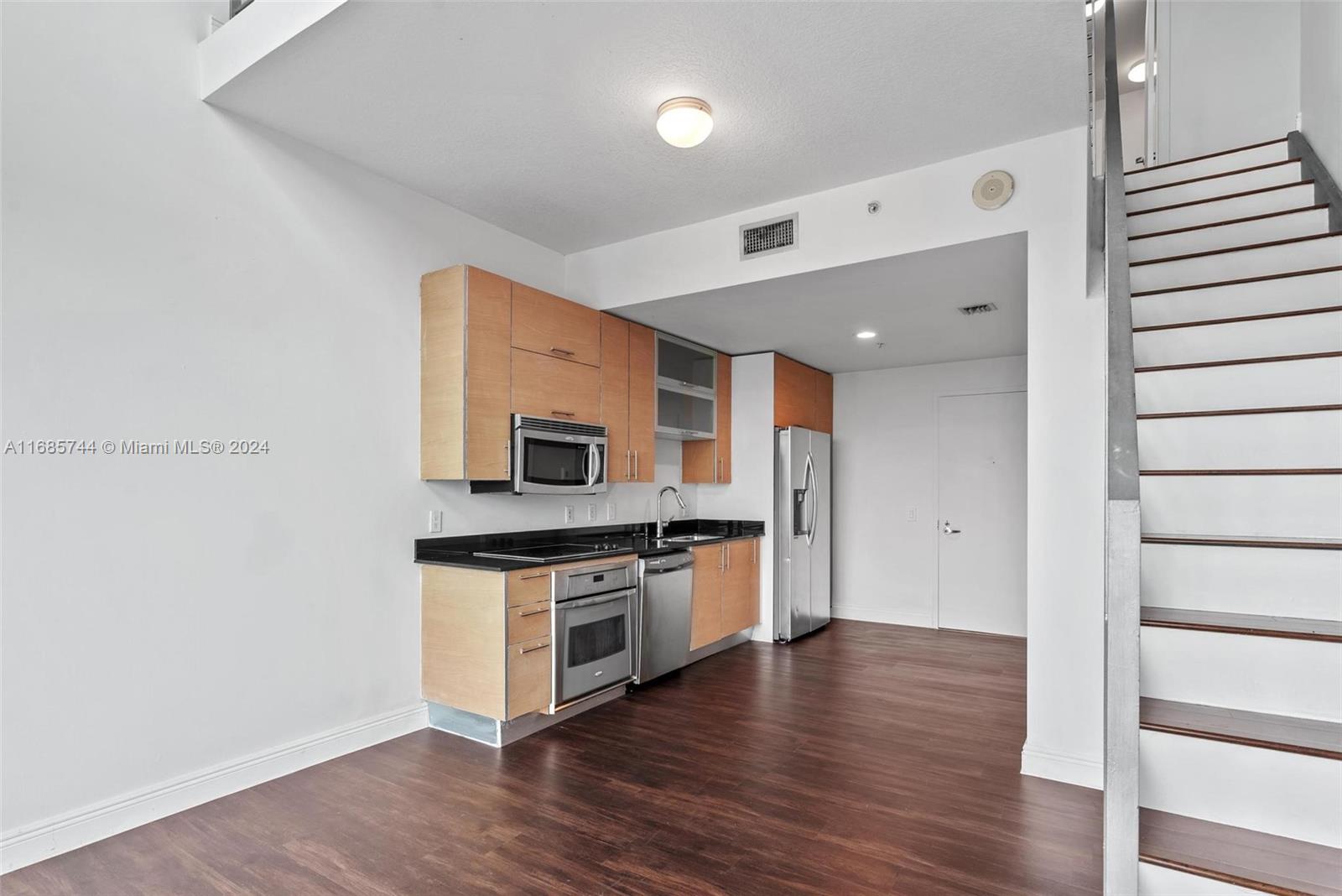 60 SW 13th St #3007, Miami FL 33130