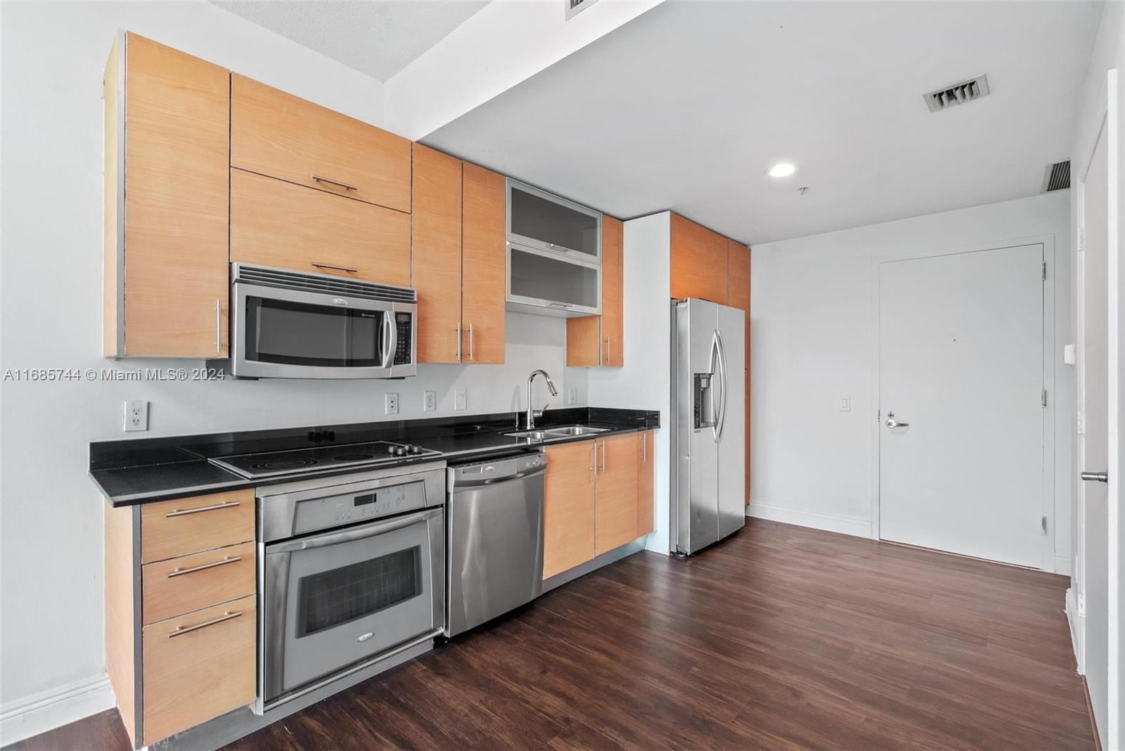 60 SW 13th St #3007, Miami FL 33130