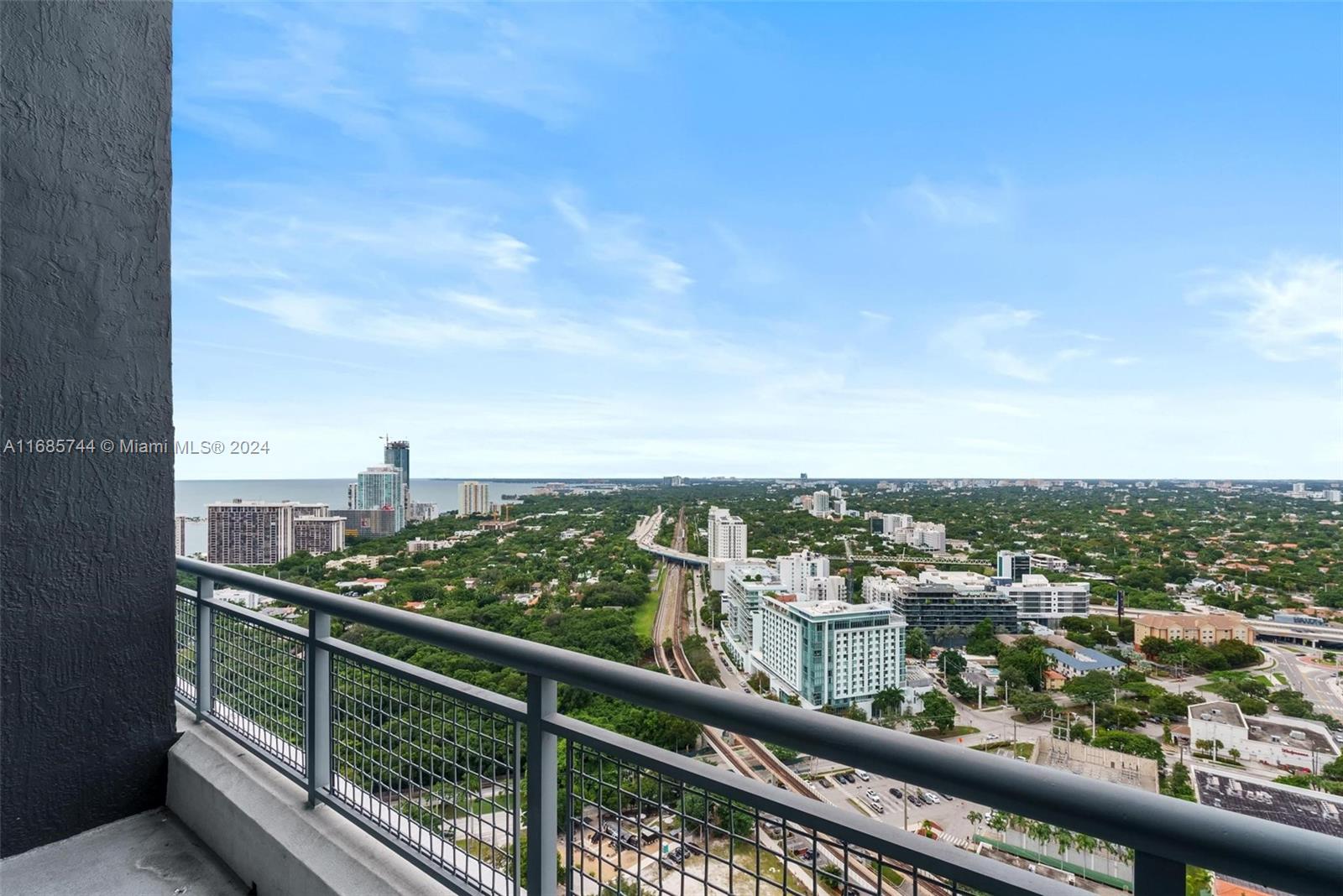 60 SW 13th St #3007, Miami FL 33130