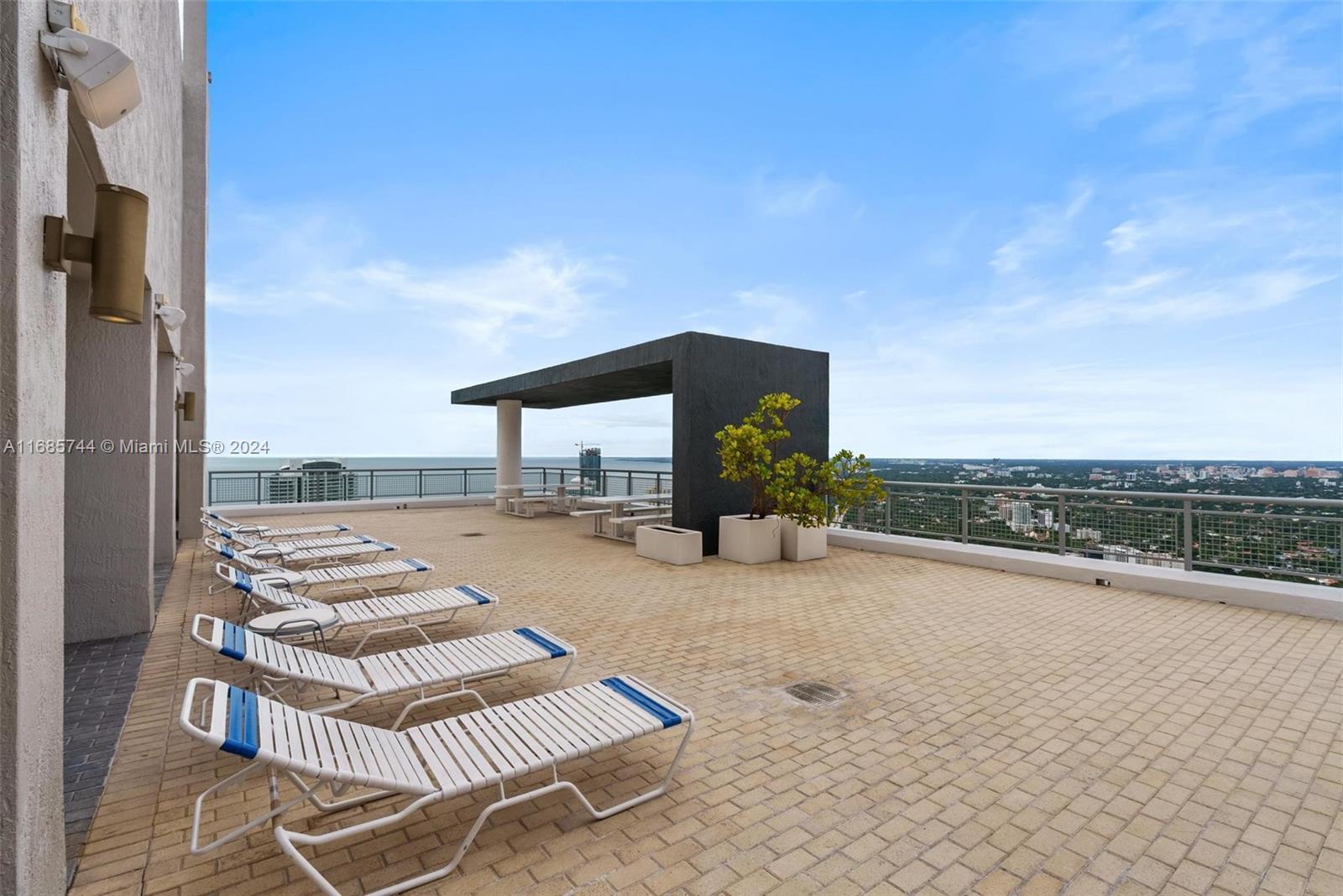 60 SW 13th St #3007, Miami FL 33130