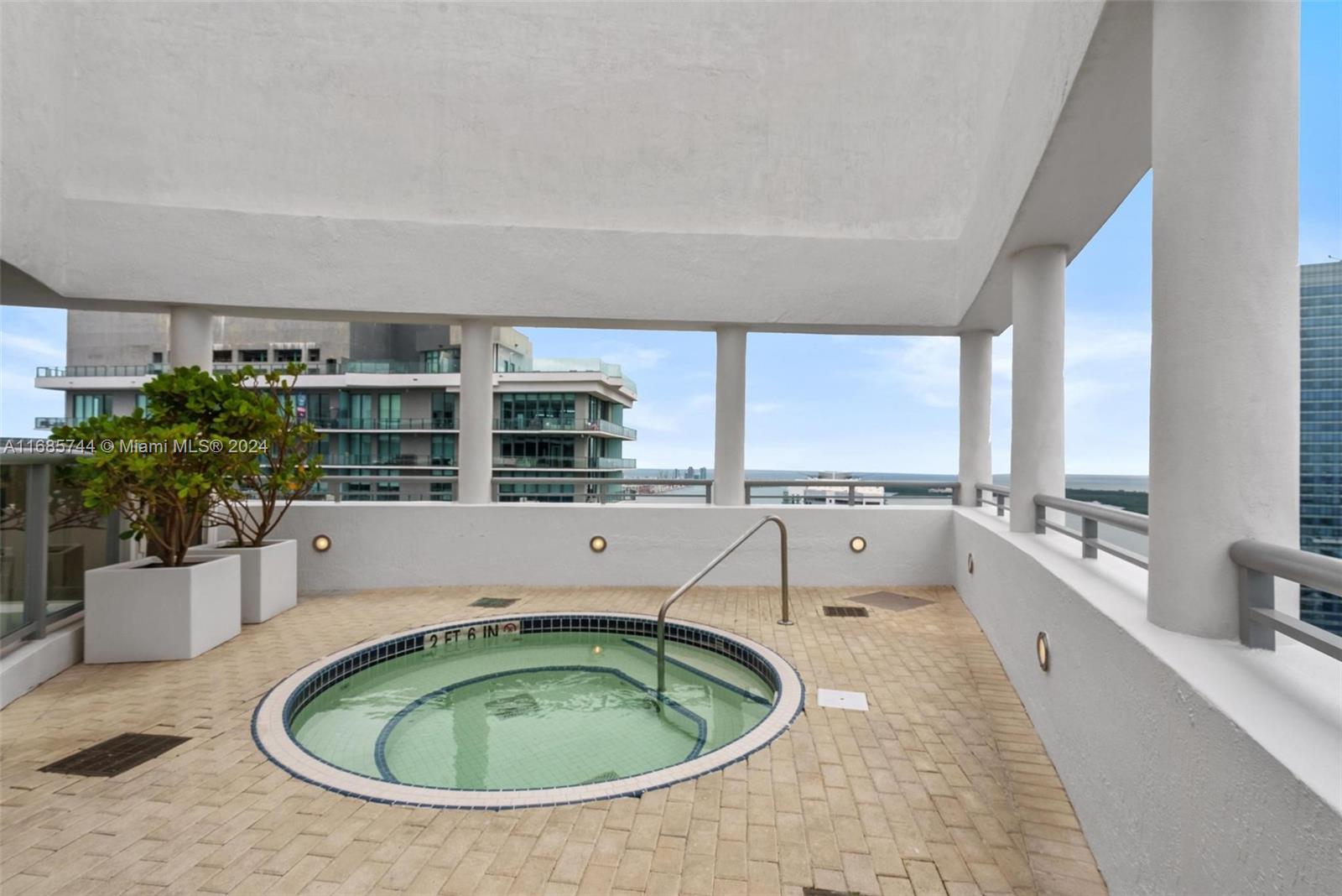 60 SW 13th St #3007, Miami FL 33130