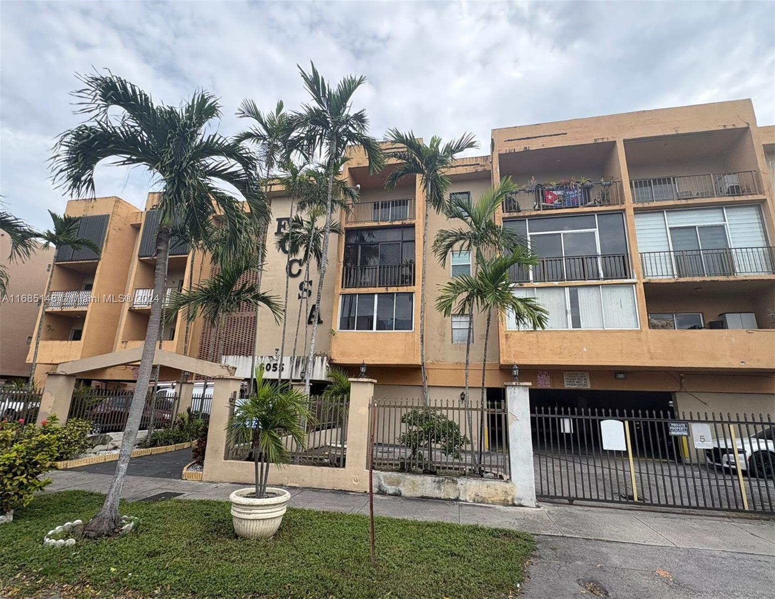 6055 W 19th Ave #318, Hialeah, Florida image 1