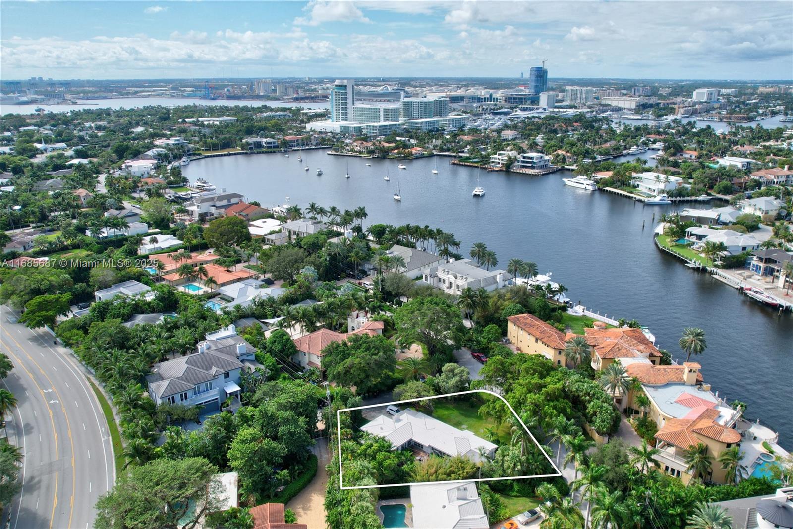 1236 E Lake Dr, Fort Lauderdale, Florida image 10