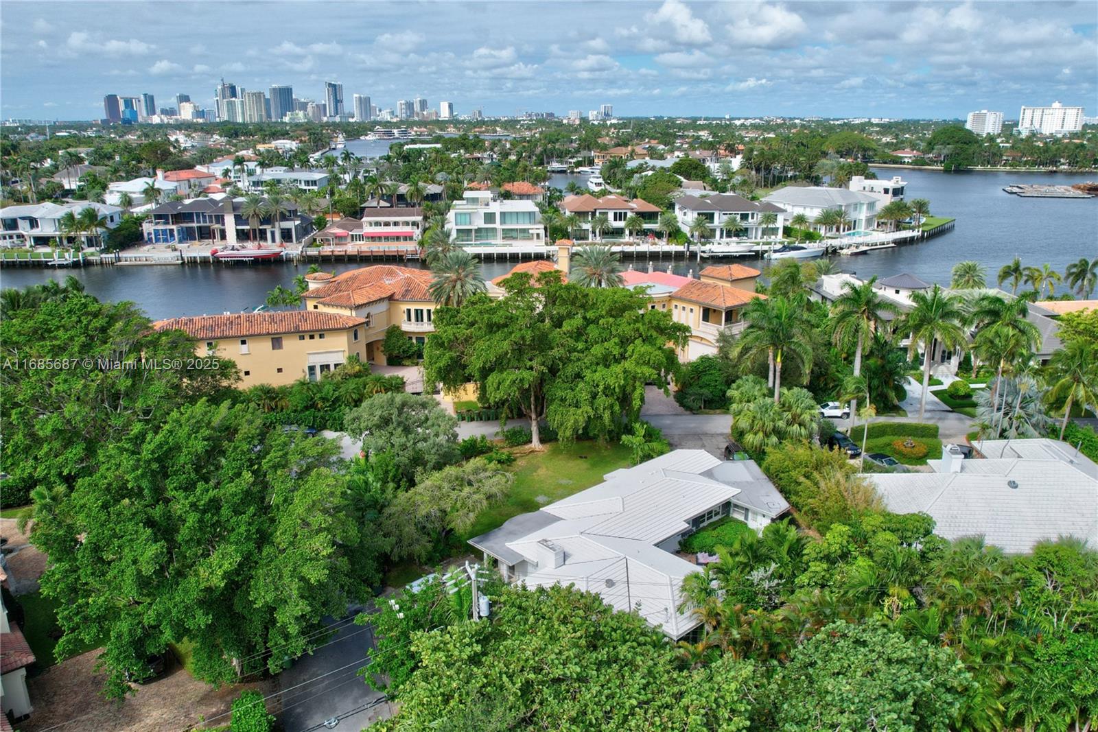 1236 E Lake Dr, Fort Lauderdale, Florida image 9