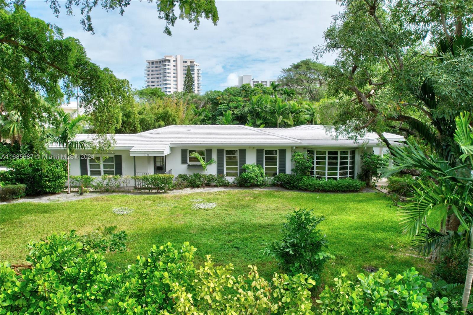 1236 E Lake Dr, Fort Lauderdale, Florida image 9