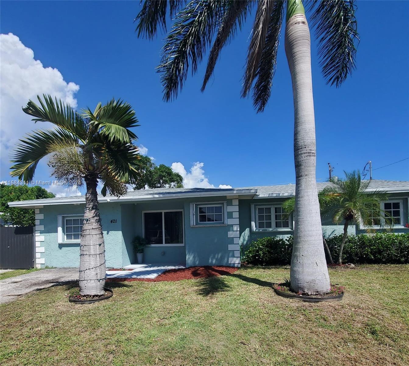 421 NE 39th St, Deerfield Beach, Florida image 1