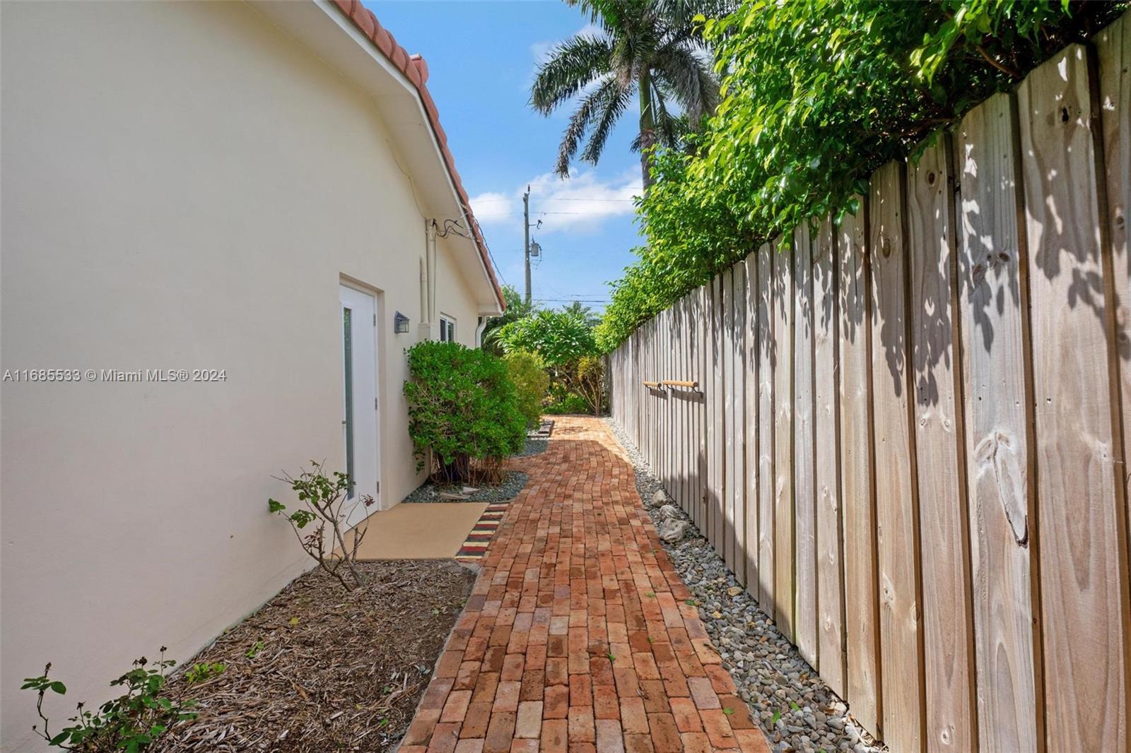 Residential, Dania Beach, Florida image 26