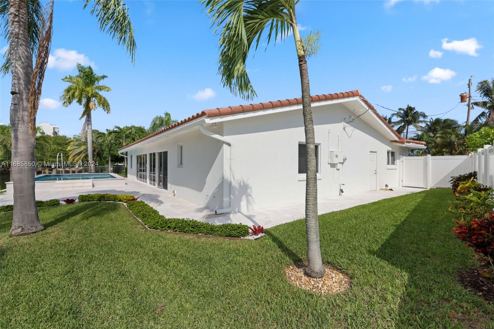 229 SE 3rd Ter, Pompano Beach, Florida image 24