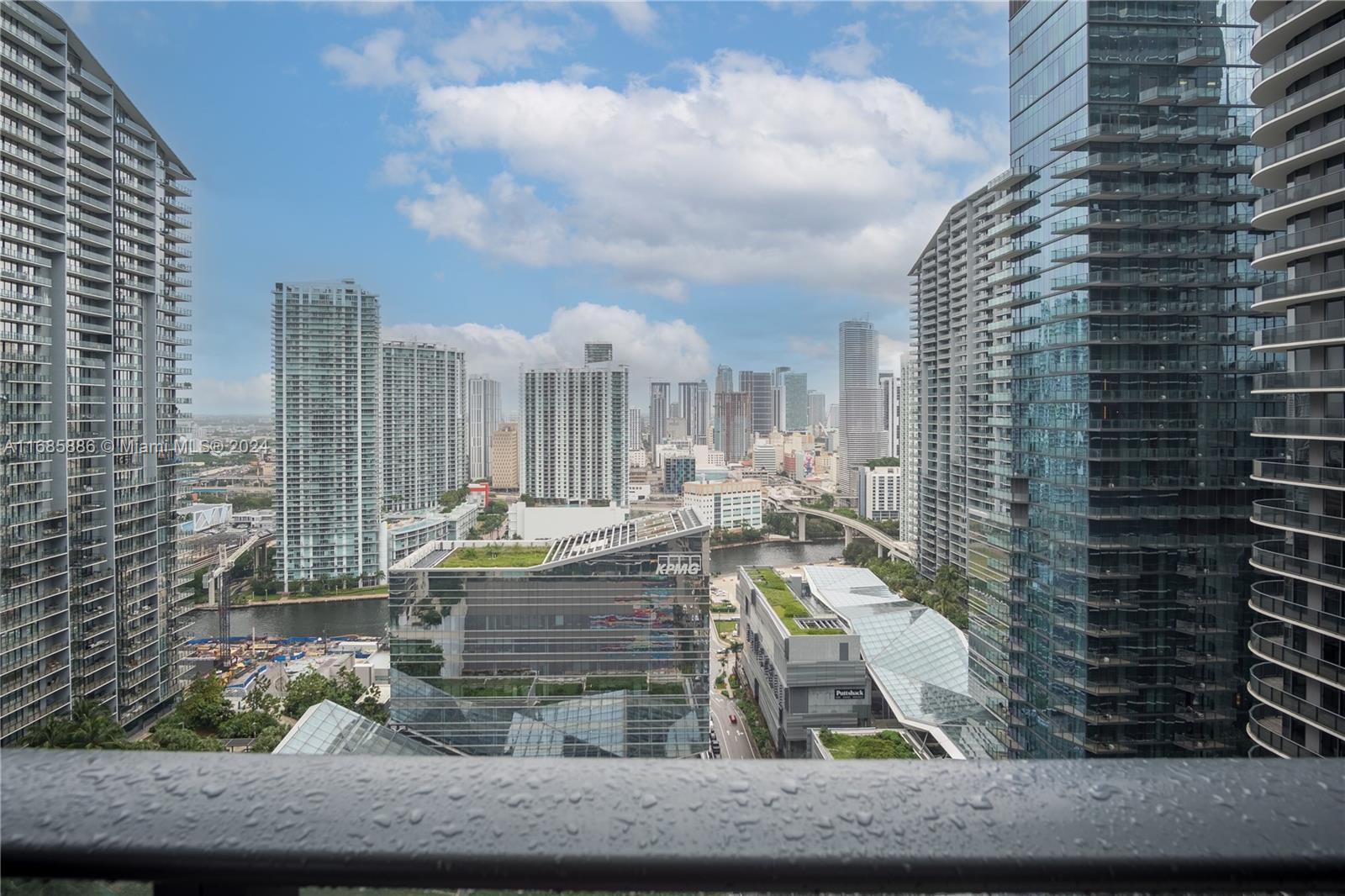 45 SW 9th St #2901, Miami FL 33130