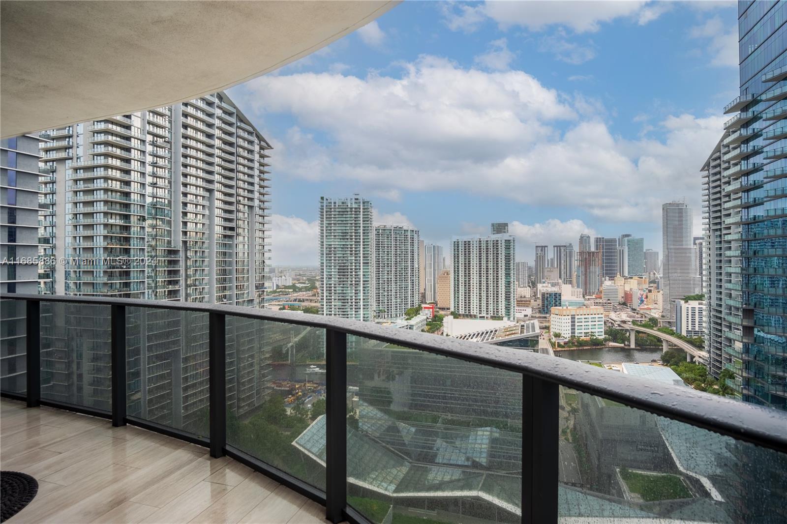 45 SW 9th St #2901, Miami FL 33130