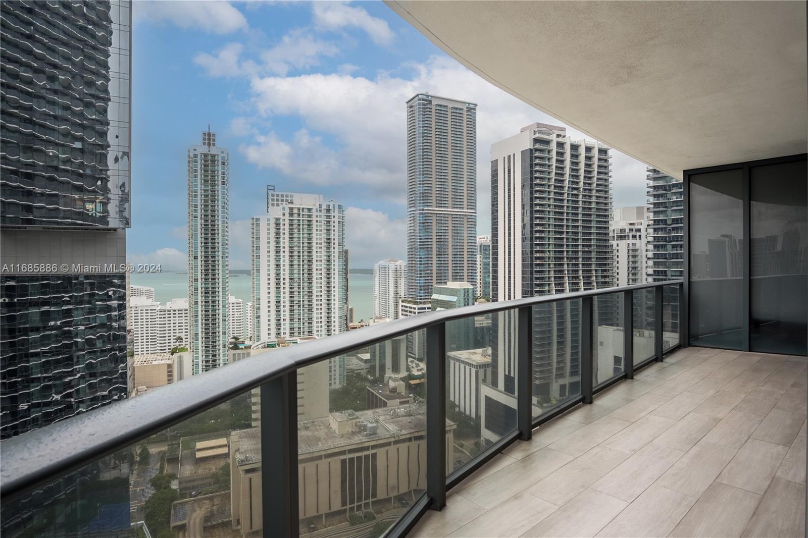 45 SW 9th St #2901, Miami FL 33130