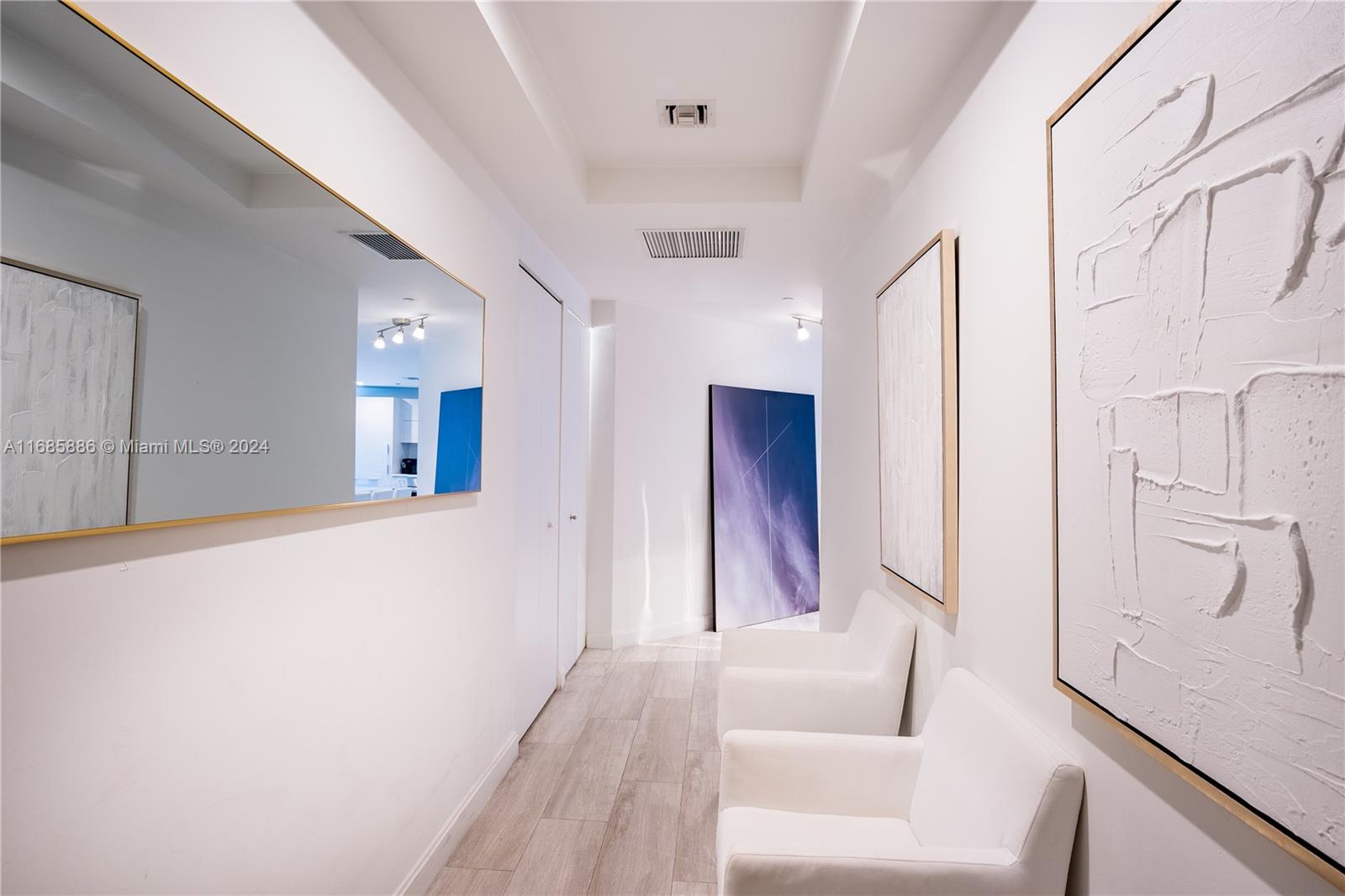 45 SW 9th St #2901, Miami FL 33130