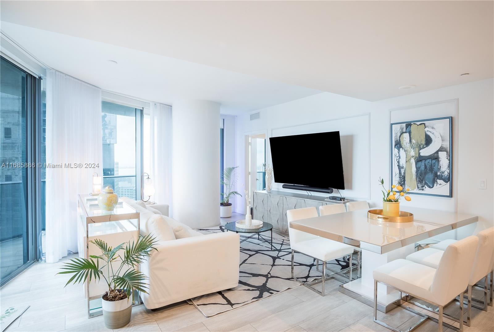 45 SW 9th St #2901, Miami FL 33130