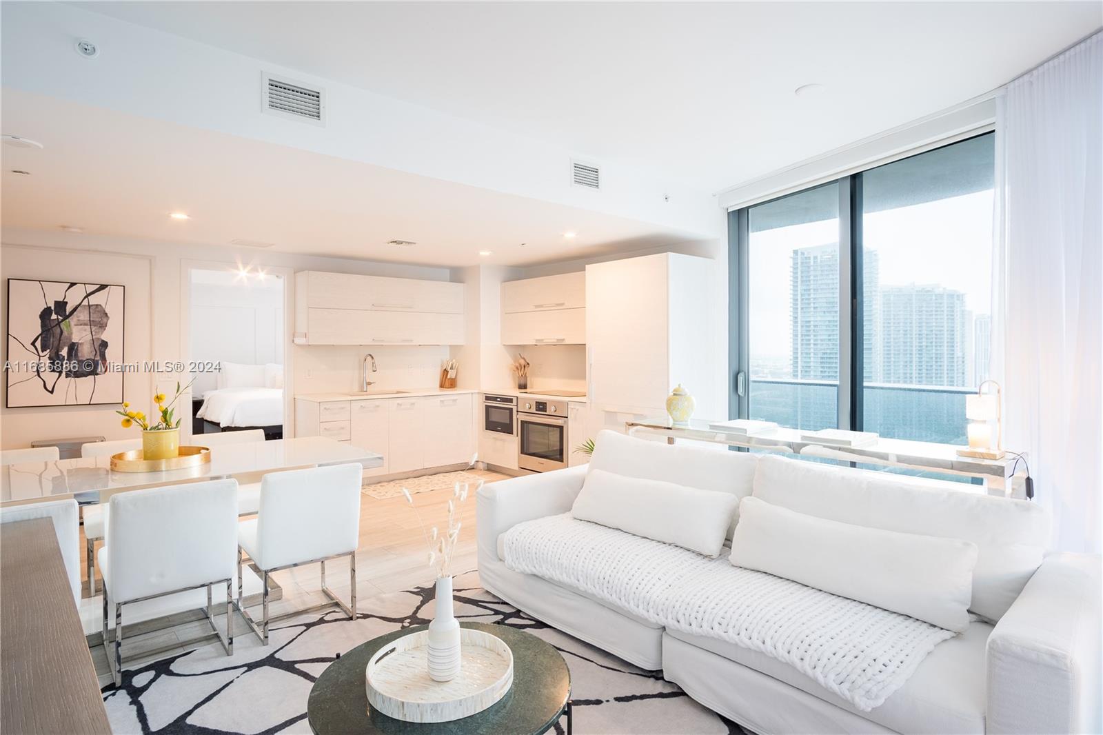 45 SW 9th St #2901, Miami FL 33130