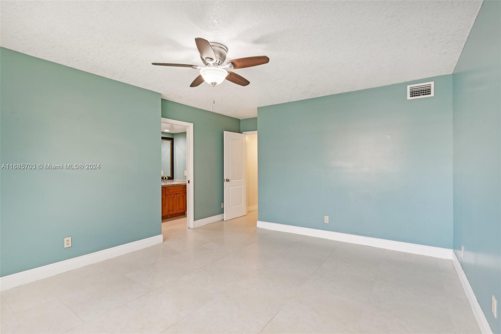 4960 E Sabal Palm Blvd #201, Tamarac, Florida image 20