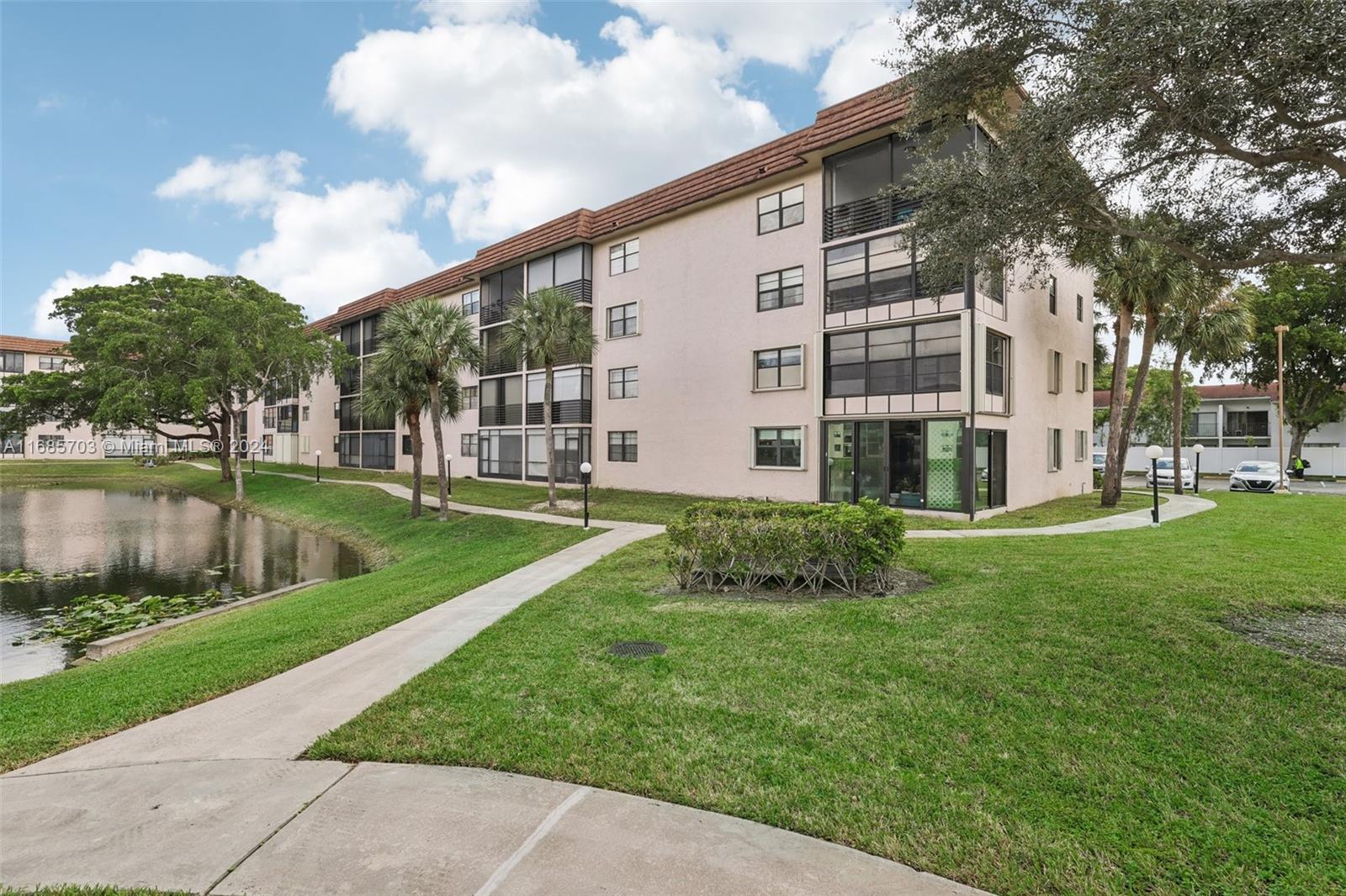 4960 E Sabal Palm Blvd #201, Tamarac, Florida image 28