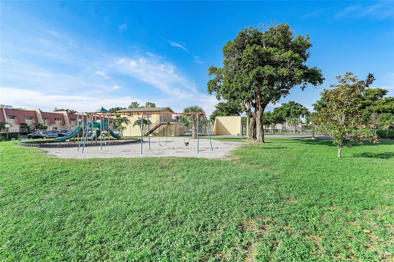 34 Meacham Ln, Tamarac, Florida image 13