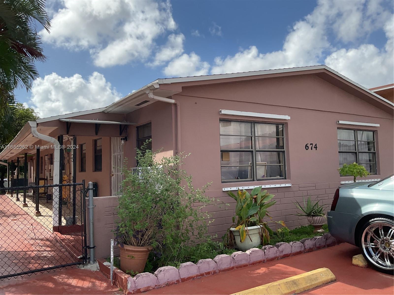 674 W 29th St, Hialeah, Florida image 2