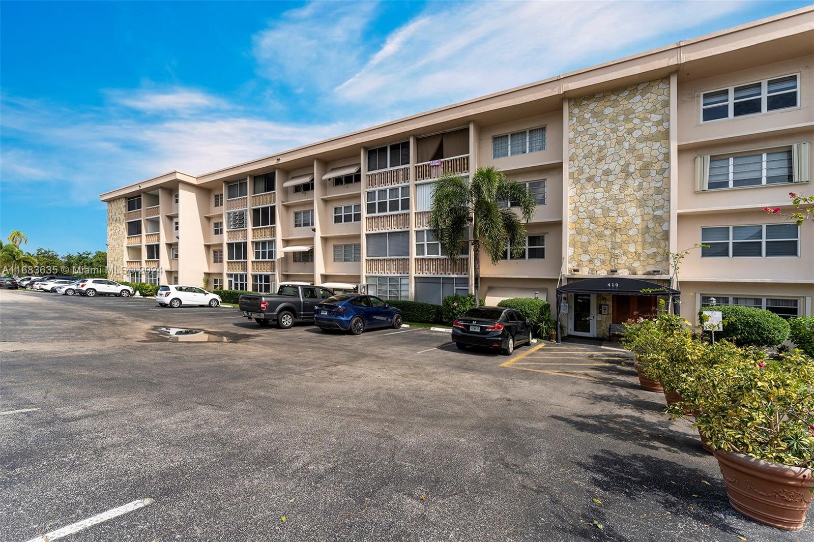 410 SE 2nd St #308, Hallandale Beach, Florida image 1