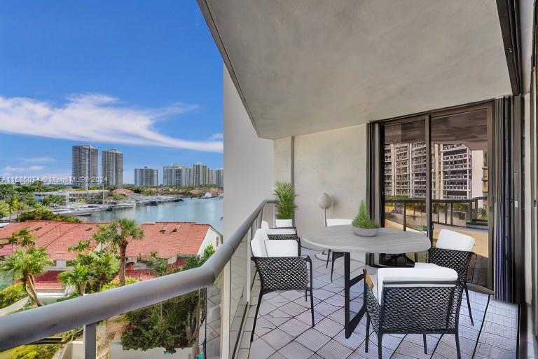 3610 Yacht Club Dr #605, Aventura, Florida image 10