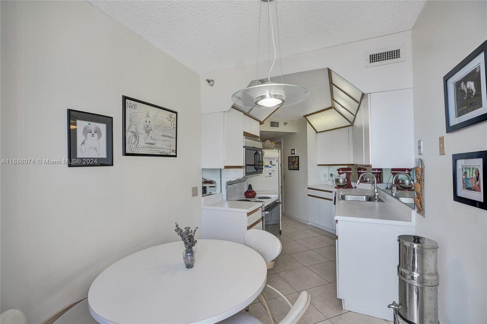 3610 Yacht Club Dr #605, Aventura, Florida image 12