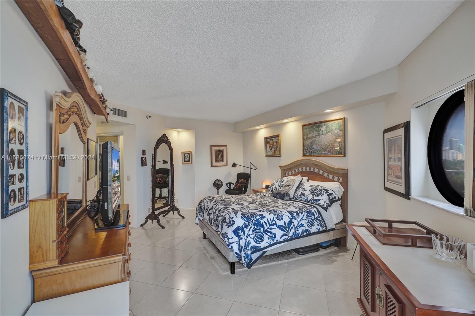 3610 Yacht Club Dr #605, Aventura, Florida image 17