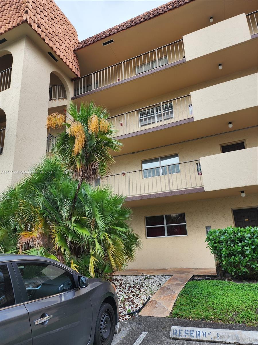 6300 S Falls Cir Dr #212, Lauderhill, Florida image 2