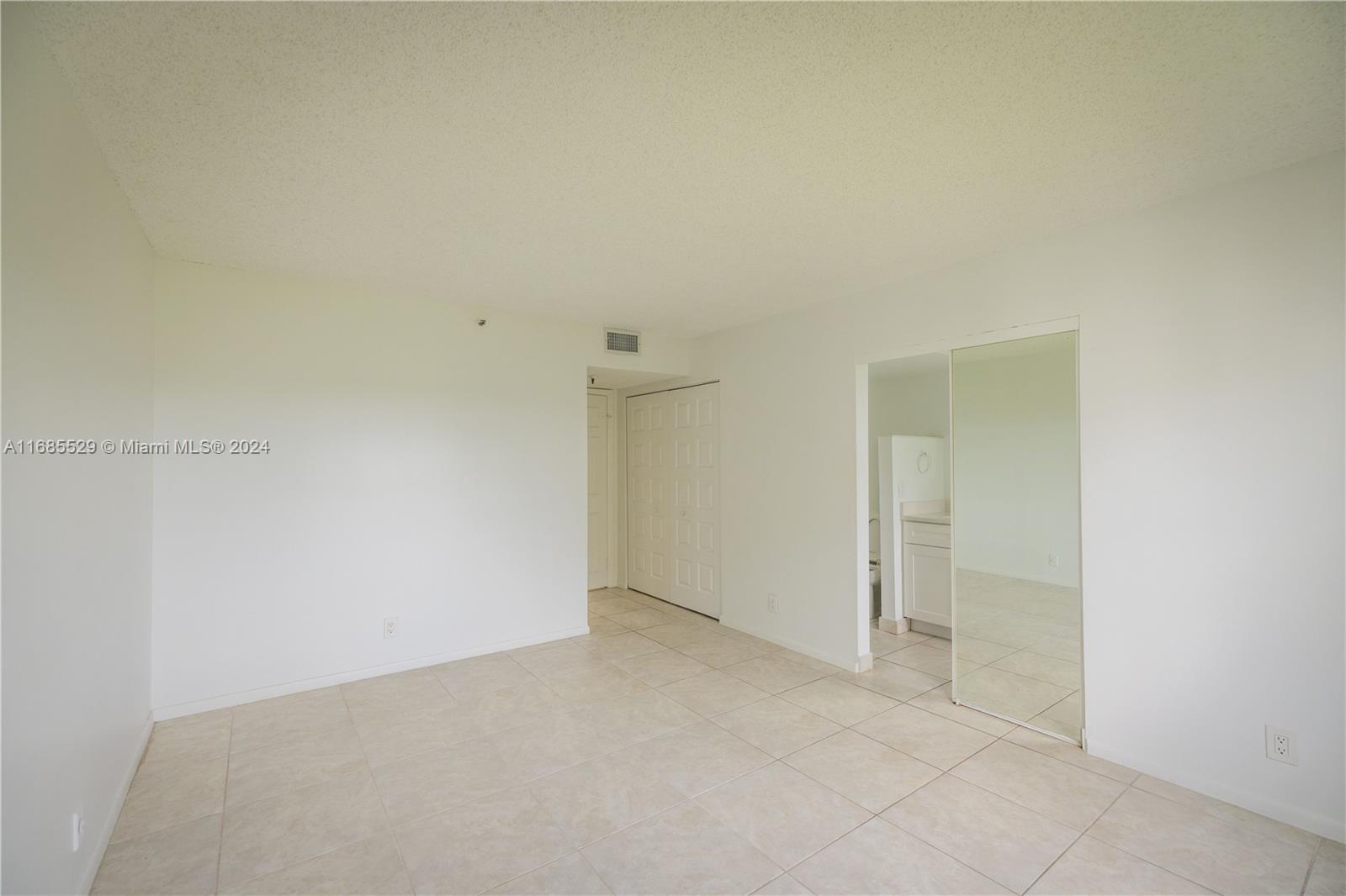 9235 SW 8th St #402, Boca Raton, Florida image 10