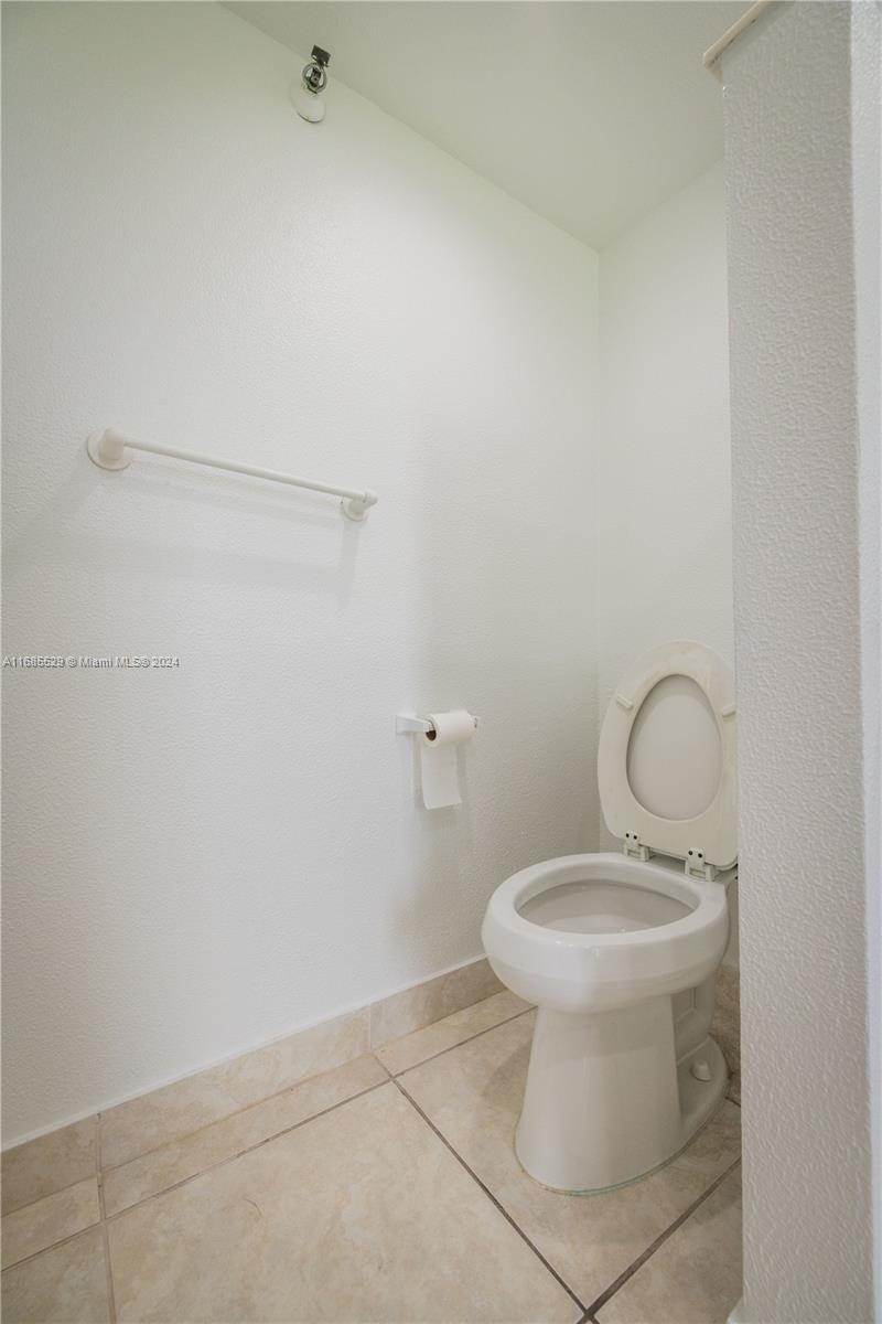 9235 SW 8th St #402, Boca Raton, Florida image 16