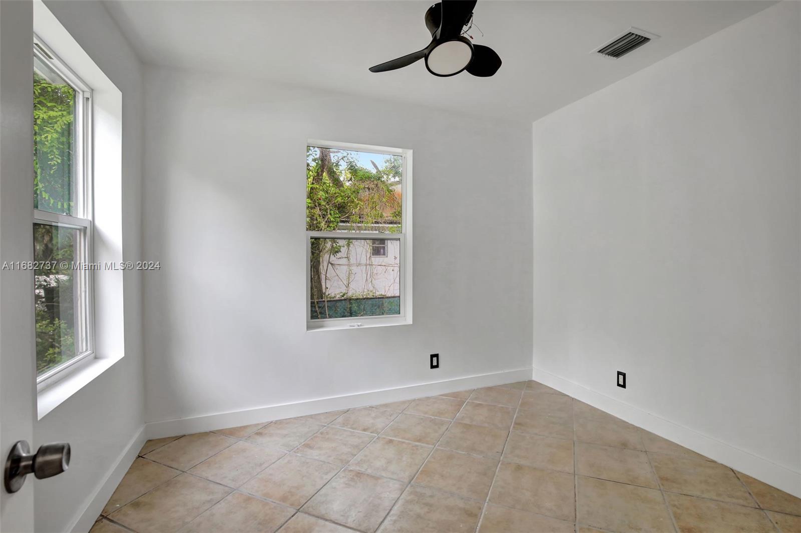 4381 SW 51st St, Dania Beach, Florida image 28