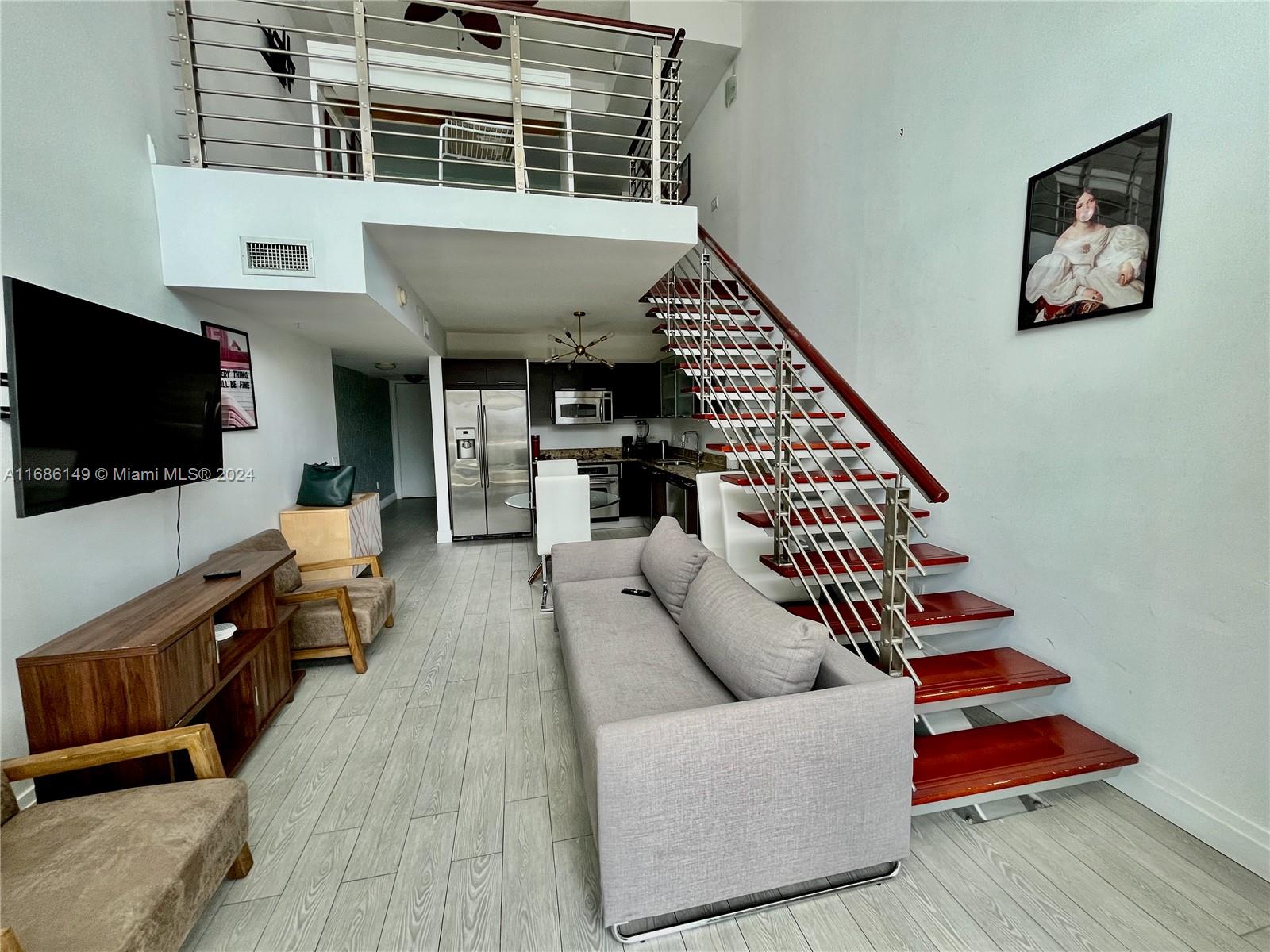 Seasonal, furnished, rental in Downtown Miami - Brickell.  Incredible location! Available from Nov 1- Dec 31.  Min 30 days. Light and bright, two-story loft in an excellent building.  1 bedroom, 1.5 baths.  Check out the photos and contact me with any questions.  Must show POF.