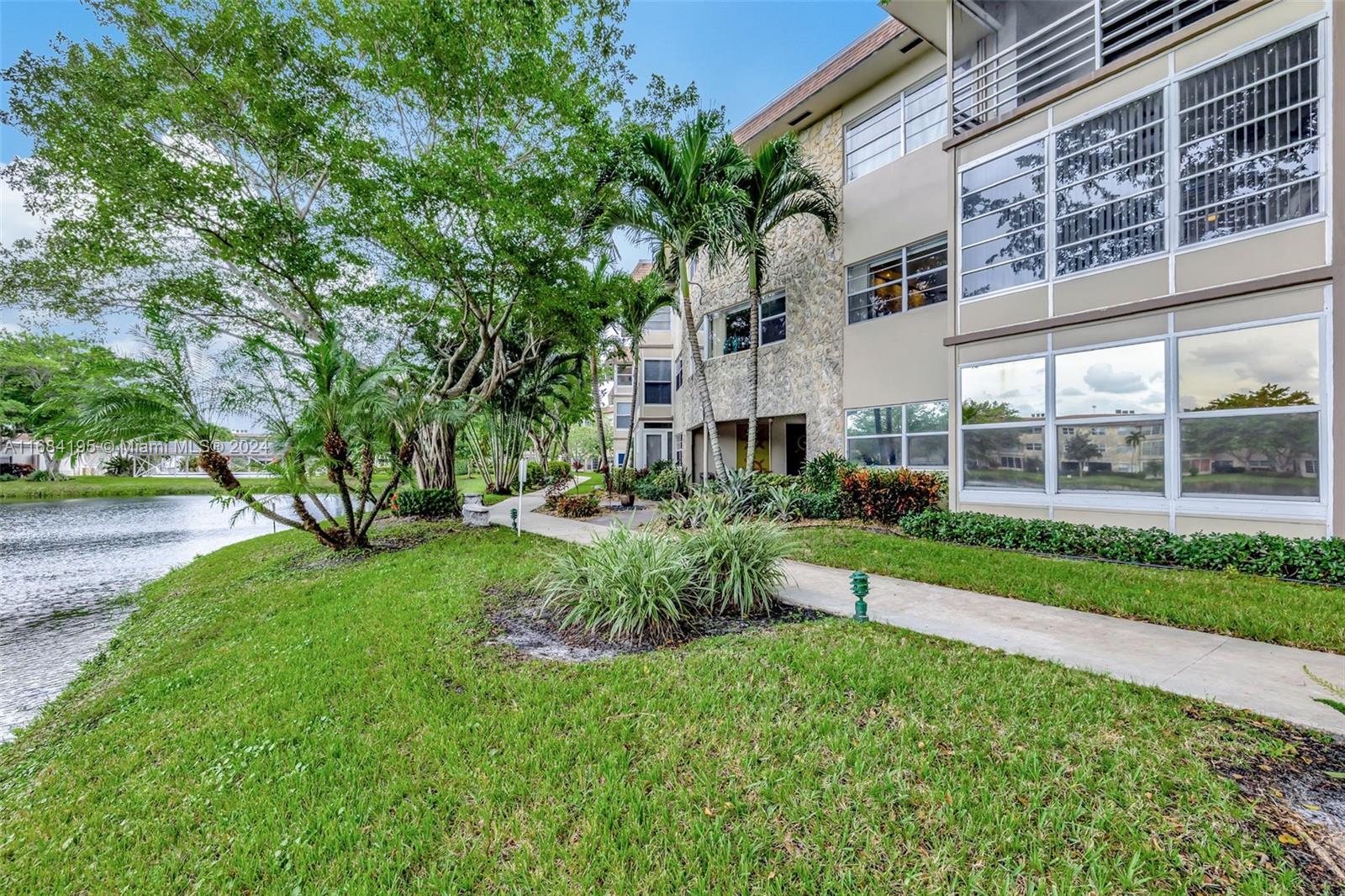 5103 NW 35th St #506, Lauderdale Lakes, Florida image 24