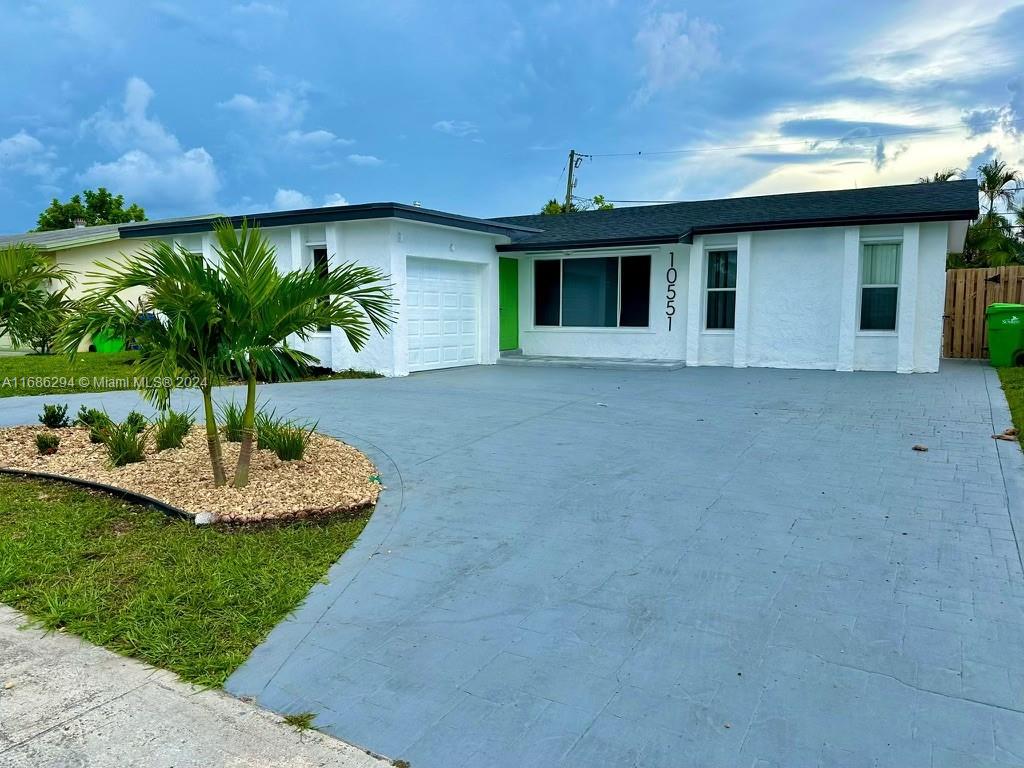 10551 NW 24th St, Sunrise, Florida image 32