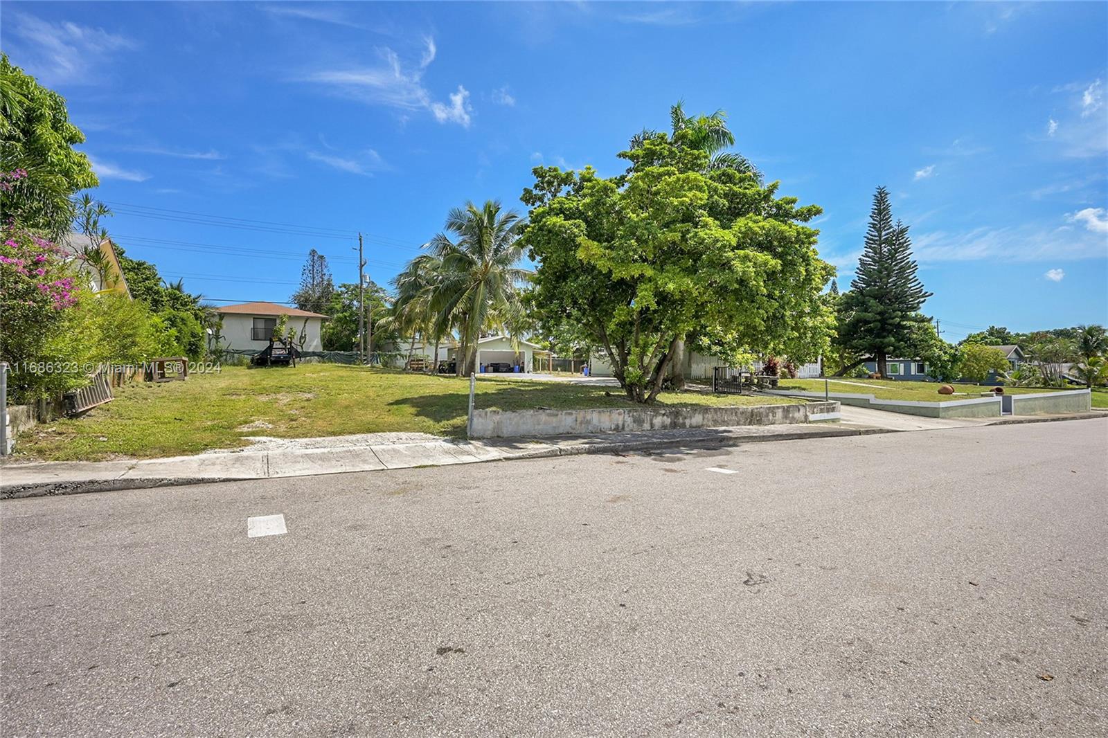 830 S Ridge St, Lake Worth, Florida image 3