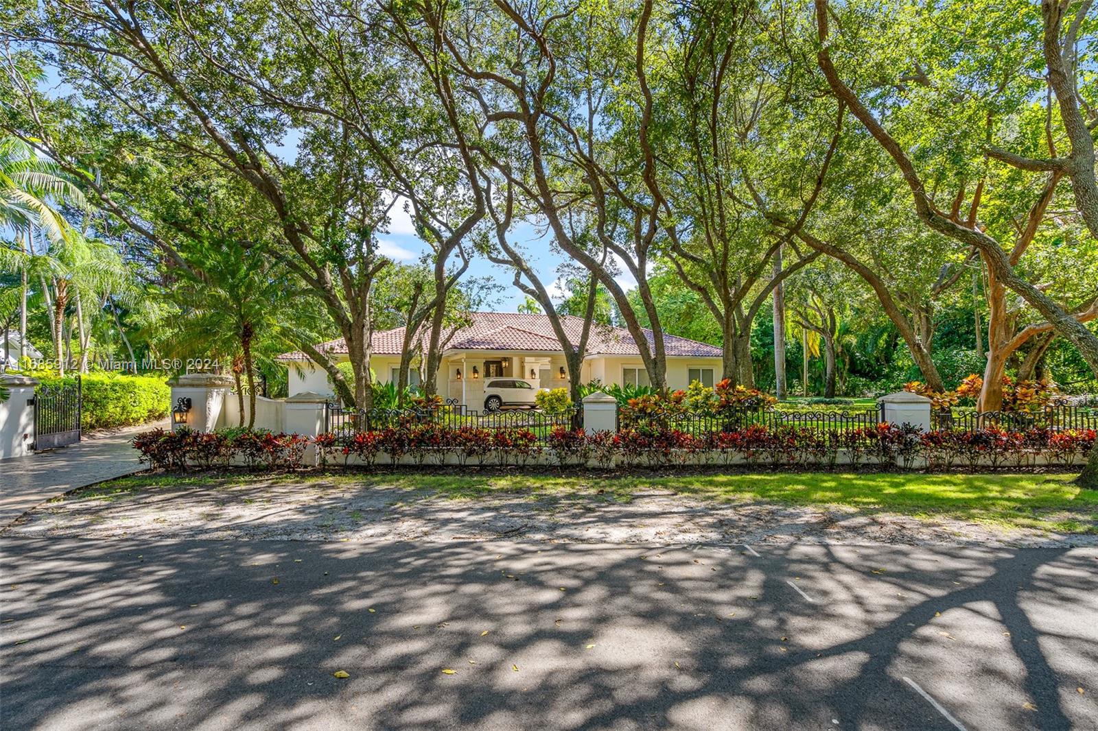 10735 SW 58th Ave, Pinecrest, Florida image 3