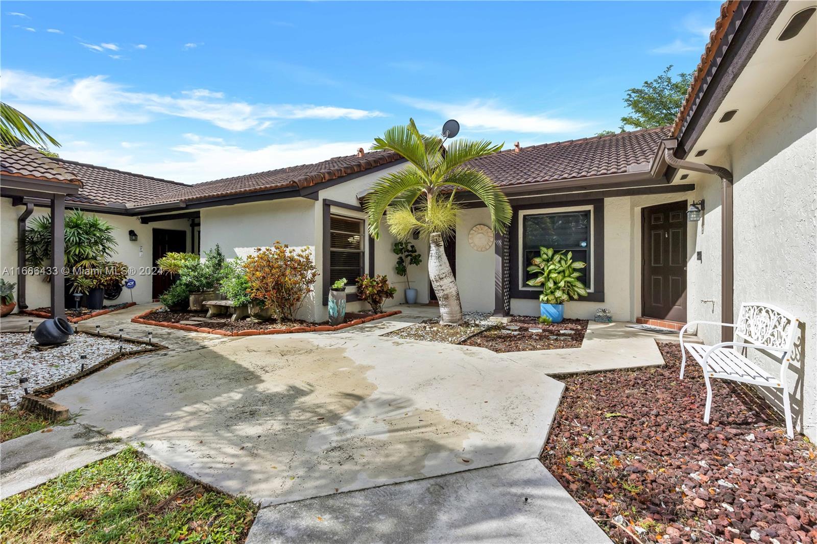 121 NW 15th, Cape Coral, Florida image 2